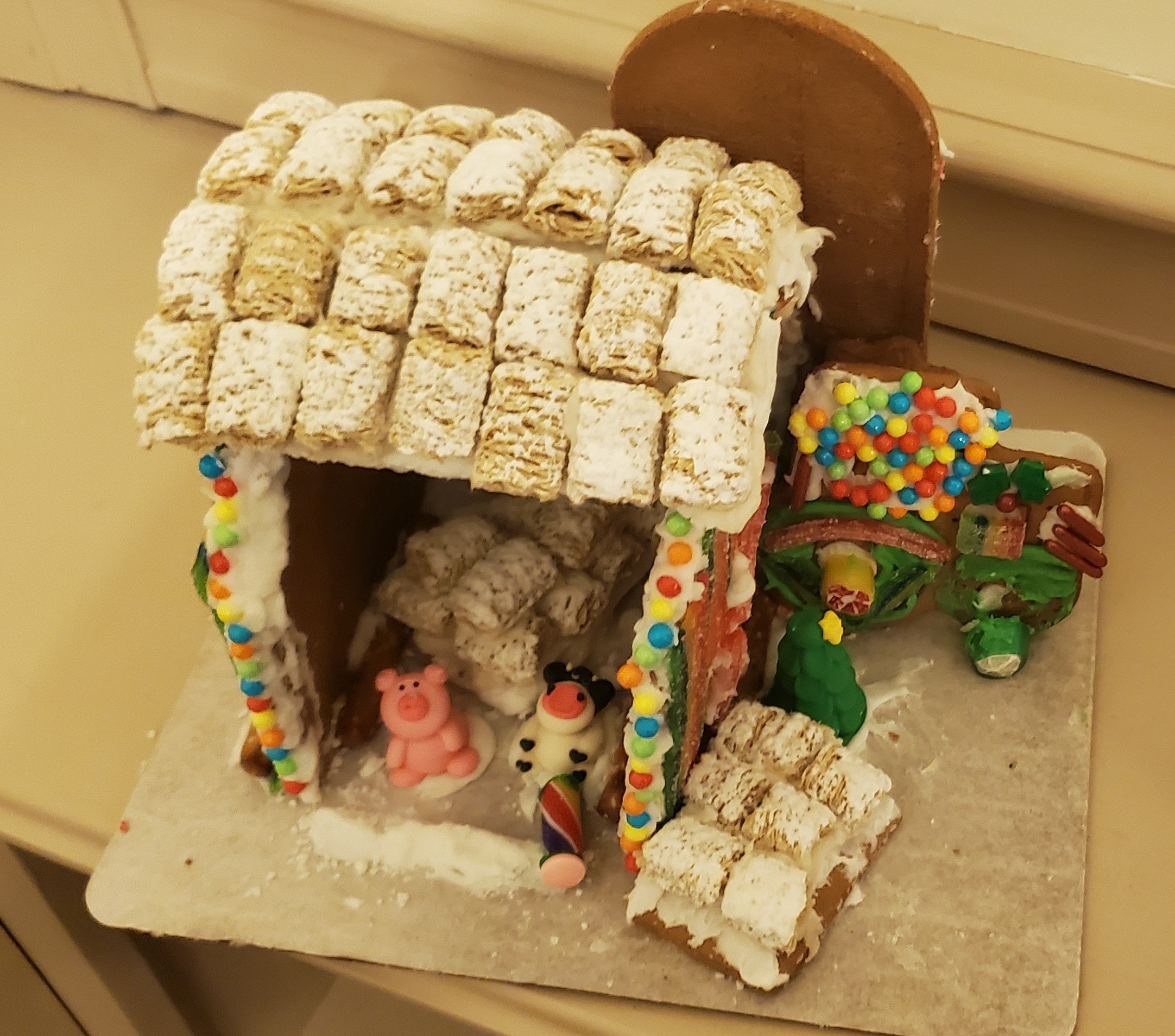 2022-12 - First Friday Gingerbread Houses (7).jpg