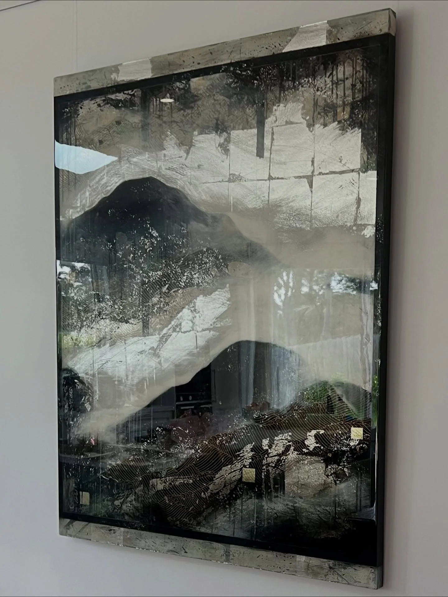 Wonderful to be part of both delivery and the hanging of this painting today.
To see a work so perfectly nestled into its new home always feels like a quiet completion &mdash; a gentle closing of the creative loop.

I&rsquo;m deeply grateful to colle