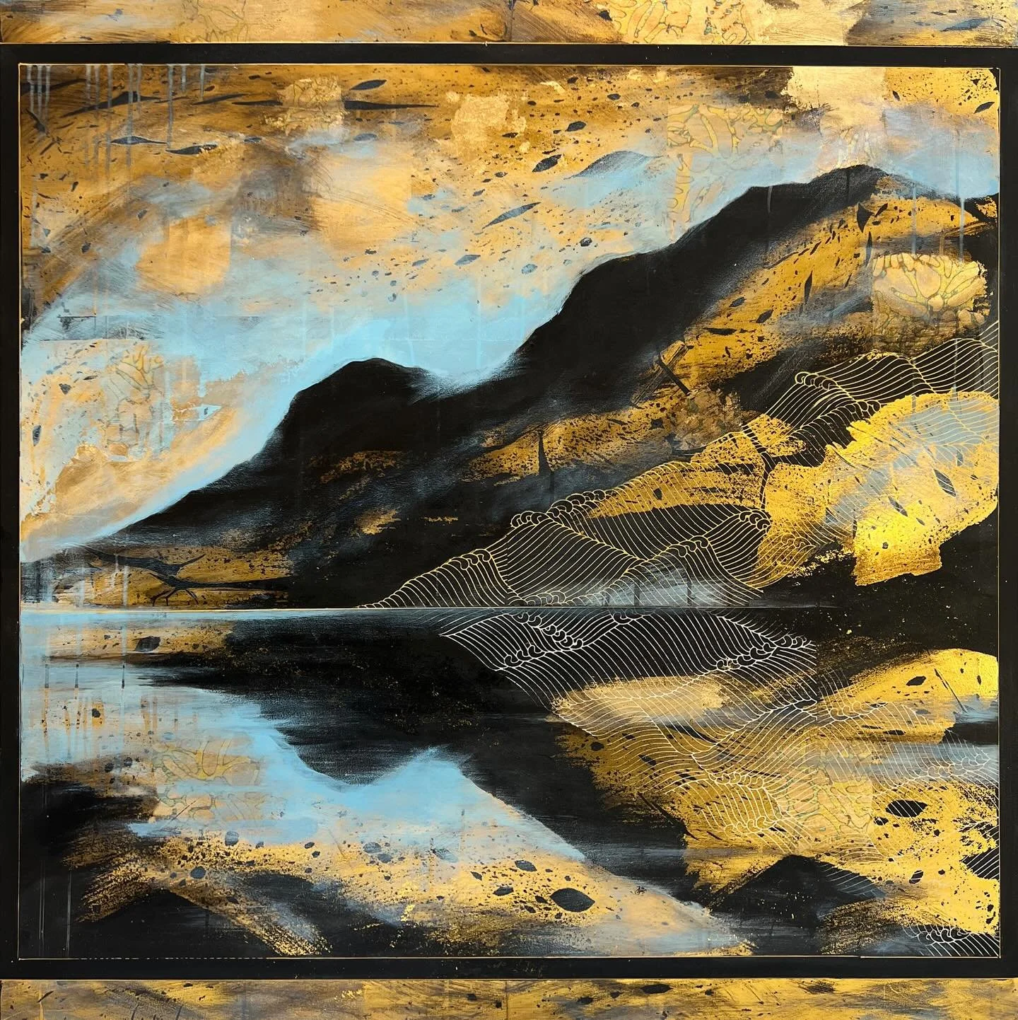 𝘛𝘩𝘦 𝘔𝘪𝘳𝘳𝘰𝘳 𝘰𝘧 𝘉𝘦𝘤𝘰𝘮𝘪𝘯𝘨
𝘔𝘪𝘹𝘦𝘥 𝘔𝘦𝘥𝘪𝘢 𝘢𝘯𝘥 𝘌𝘱𝘰𝘹𝘺 𝘙𝘦𝘴𝘪𝘯 𝘰𝘯 𝘉𝘪𝘳𝘤𝘩
120𝘤𝘮 𝘹 120𝘤𝘮 

The Mirror of Becoming embodies the essence of Liminal Horizons: a space of reflection, transformation, and quiet emerge