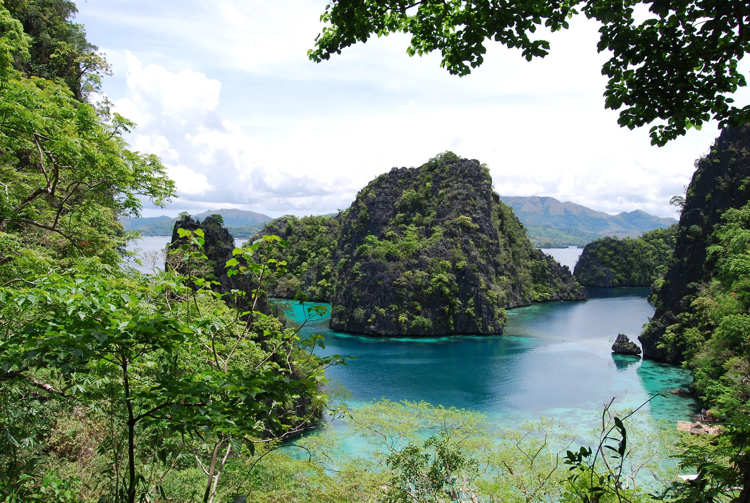 PHILIPPINES — We Travel Far