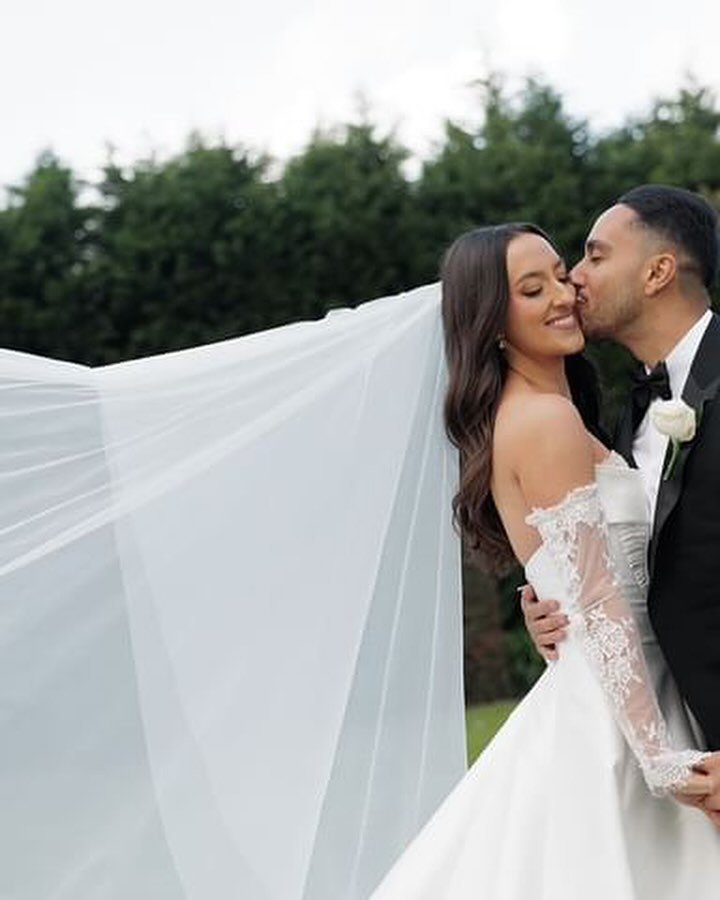 The beautiful @danielamekhaiel wearing @bodyglowaustralia blend for 2 hours 🤍✨

Tan @mytanninglady 
Photography @saltatelier_wedding 
Dress @maryioannidiscouture 

____________________

For bookings please use the bookings button
on the landing page