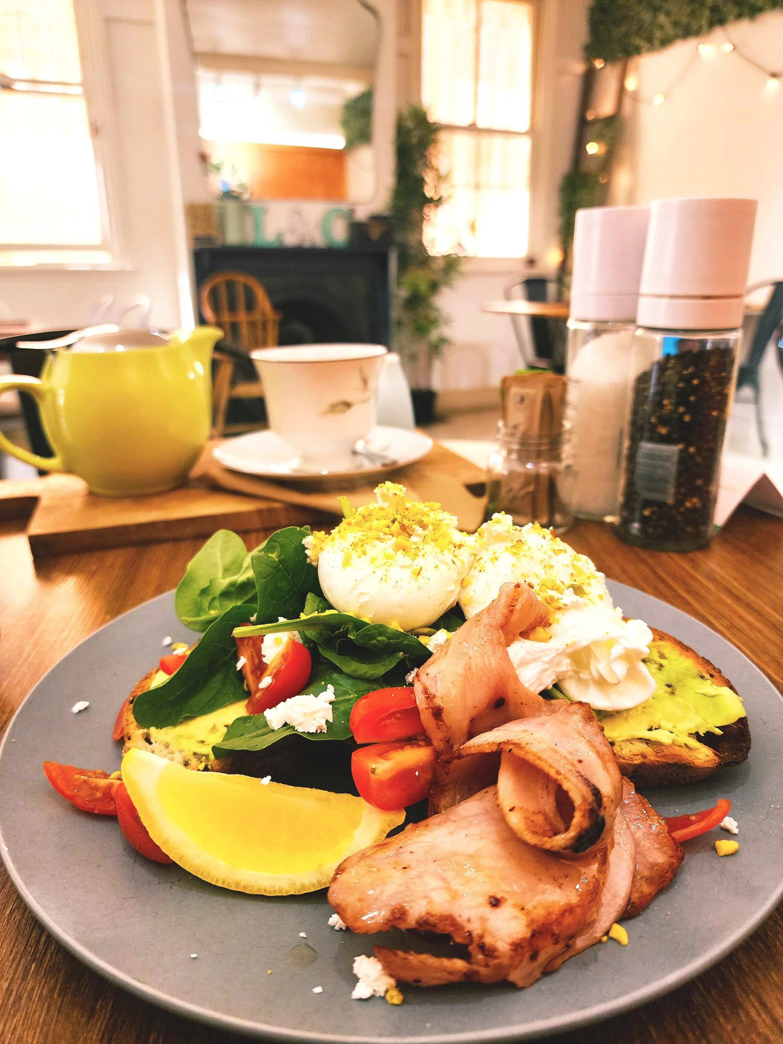 Lime &amp; Coconut Cafe