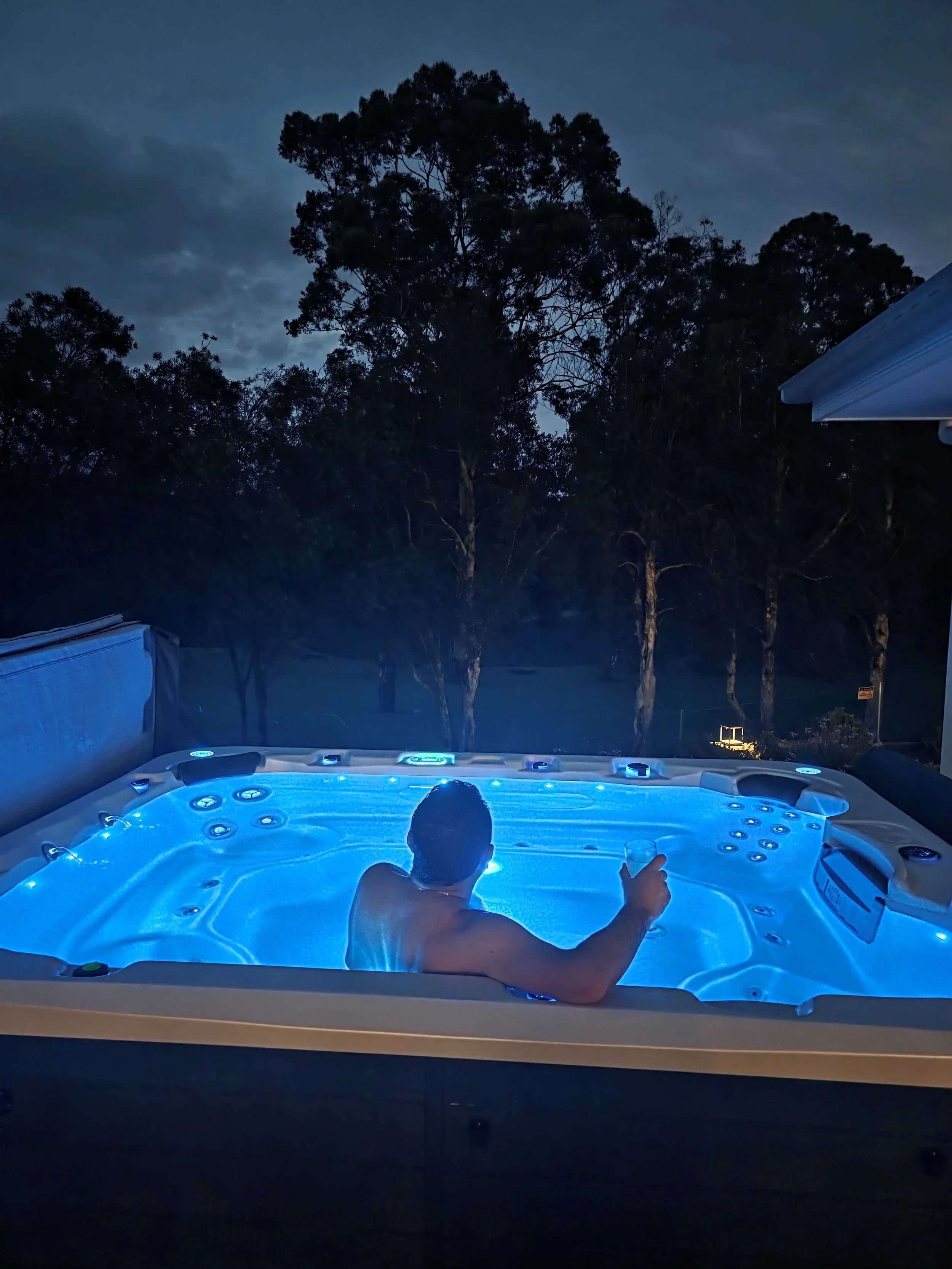 Kurrajong Hot Tub2.jpg