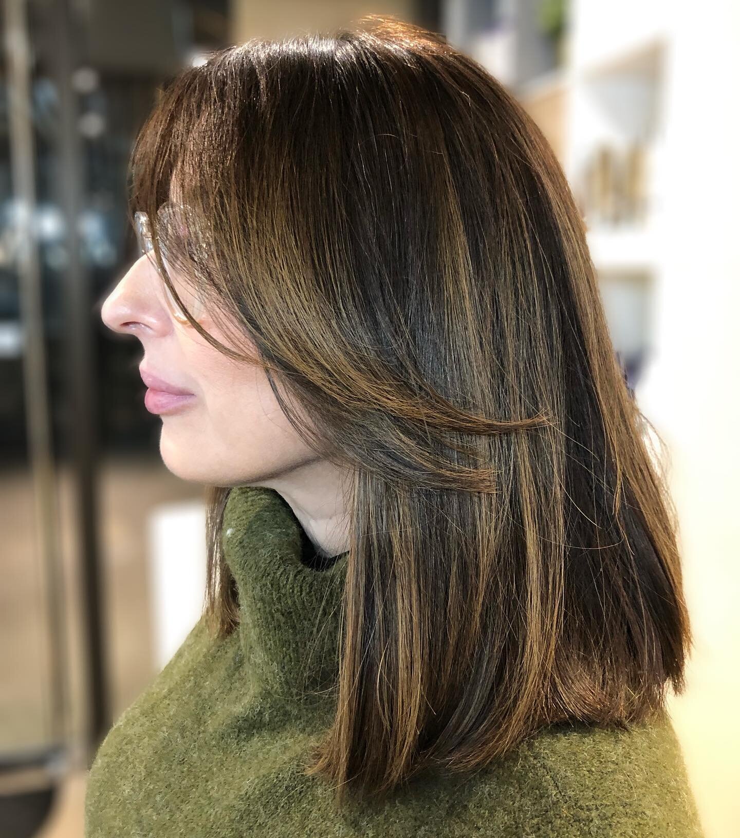 Long weekend hair! Fresh new colour and mid length hair with curtain bangs for one and only @anna_v3110 #beforeandafterhair #lobhaircut #bobhaircut #faceframedbalayage #modernhair #hairinspo #northsydney #northsydneyhairdresser #sydneyhairstylist #in