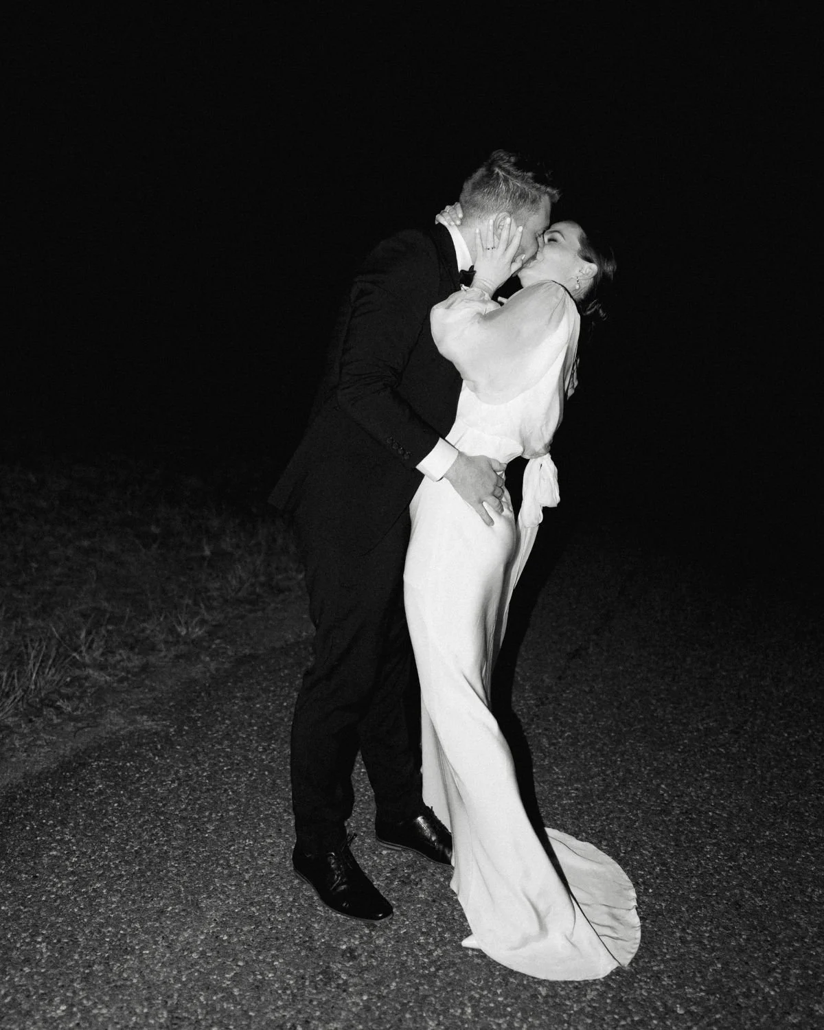 Samuel and Chloe ending their night with a dance and a kiss x

Venue: @pepperscreek_barrelroom
Photographer: @kellyjuryphotography
Florist: @cottage.and.co
Band/DJ: @wildharmony_music
Cake: @cakeboinewy
Makeup: @lililuciamakeup
Hair: @rochelle_enigma