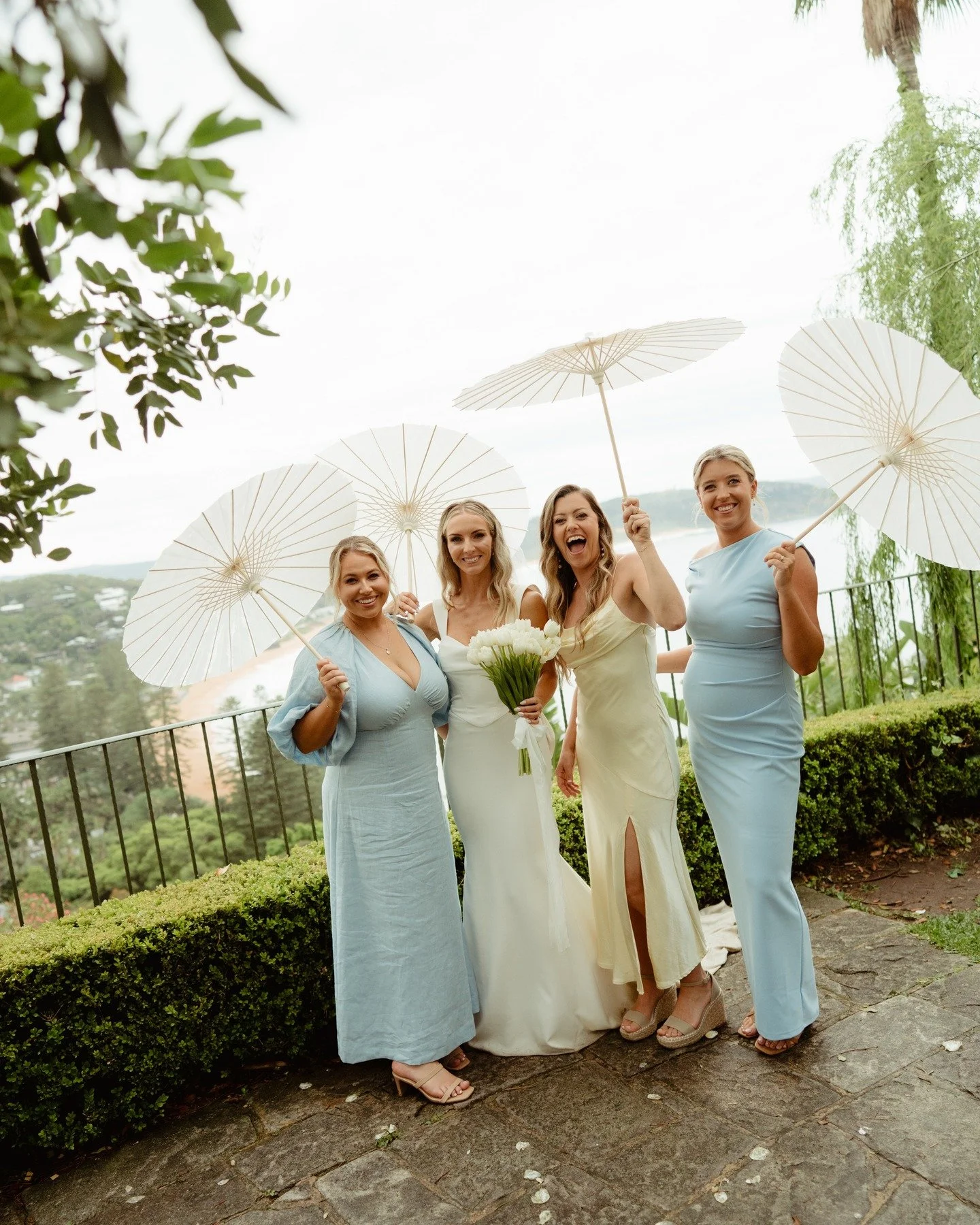 The absolutely stunning Bec and her gorgeous girls ✨🥂