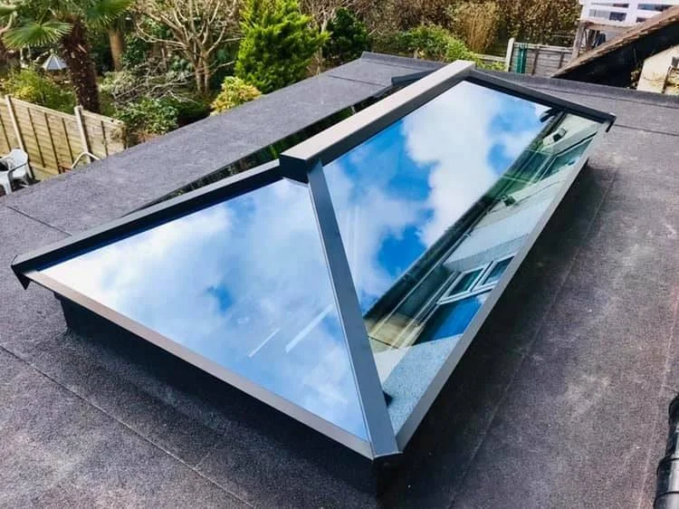 DDH-Windows-And-Conservatories-Logo-Roof-Lantern.jpg