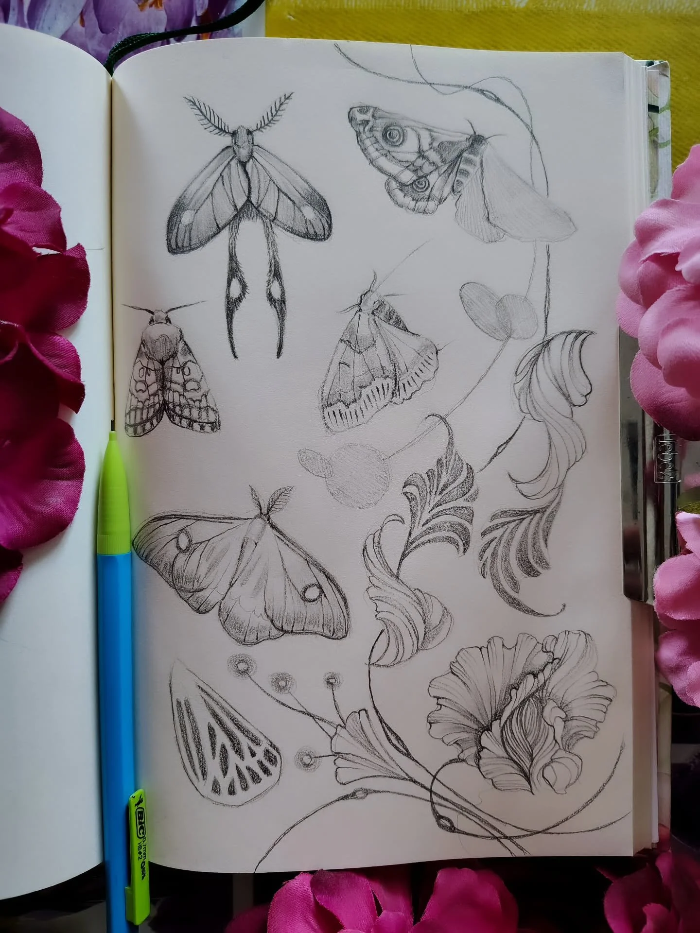 Little warning, you can subscribe for March round of my snail mail club, the Letters from the Heart, until March 10, when I will close the listing and prepare all the envelopes!
Mini prints and a love letter will be sent your way with a little bit of