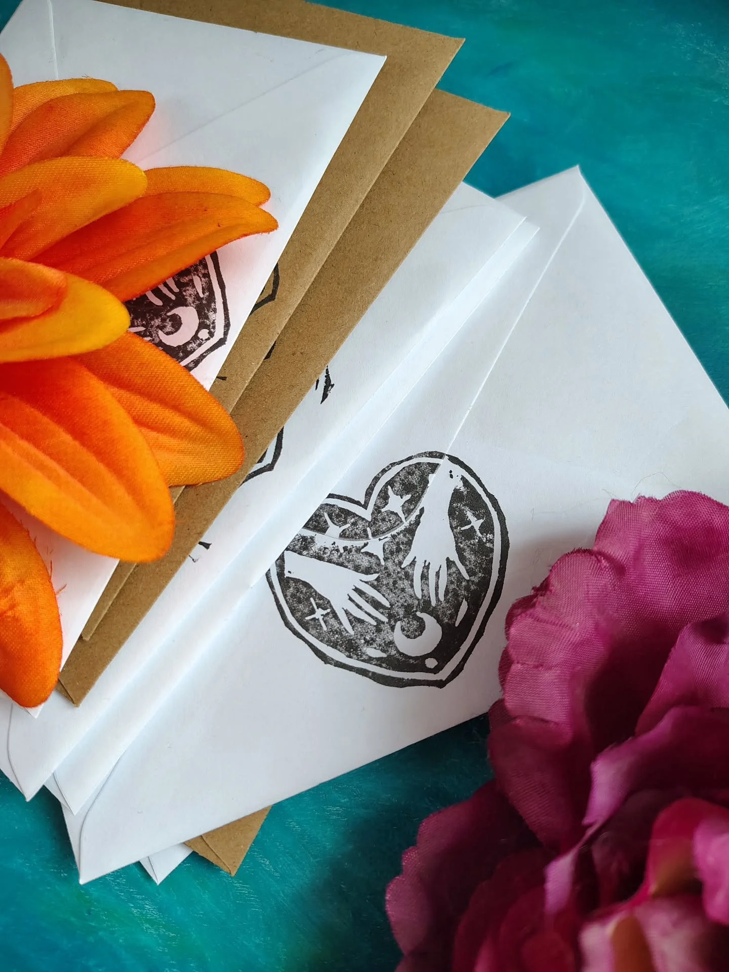 This may be nothing to most, but 8 people thought my March snail mail was worth their money. It filled my heart with so much joy. Thank you 🩵
March snail mail has been shipped.
And for those of you outside of Europe still waiting for the February on