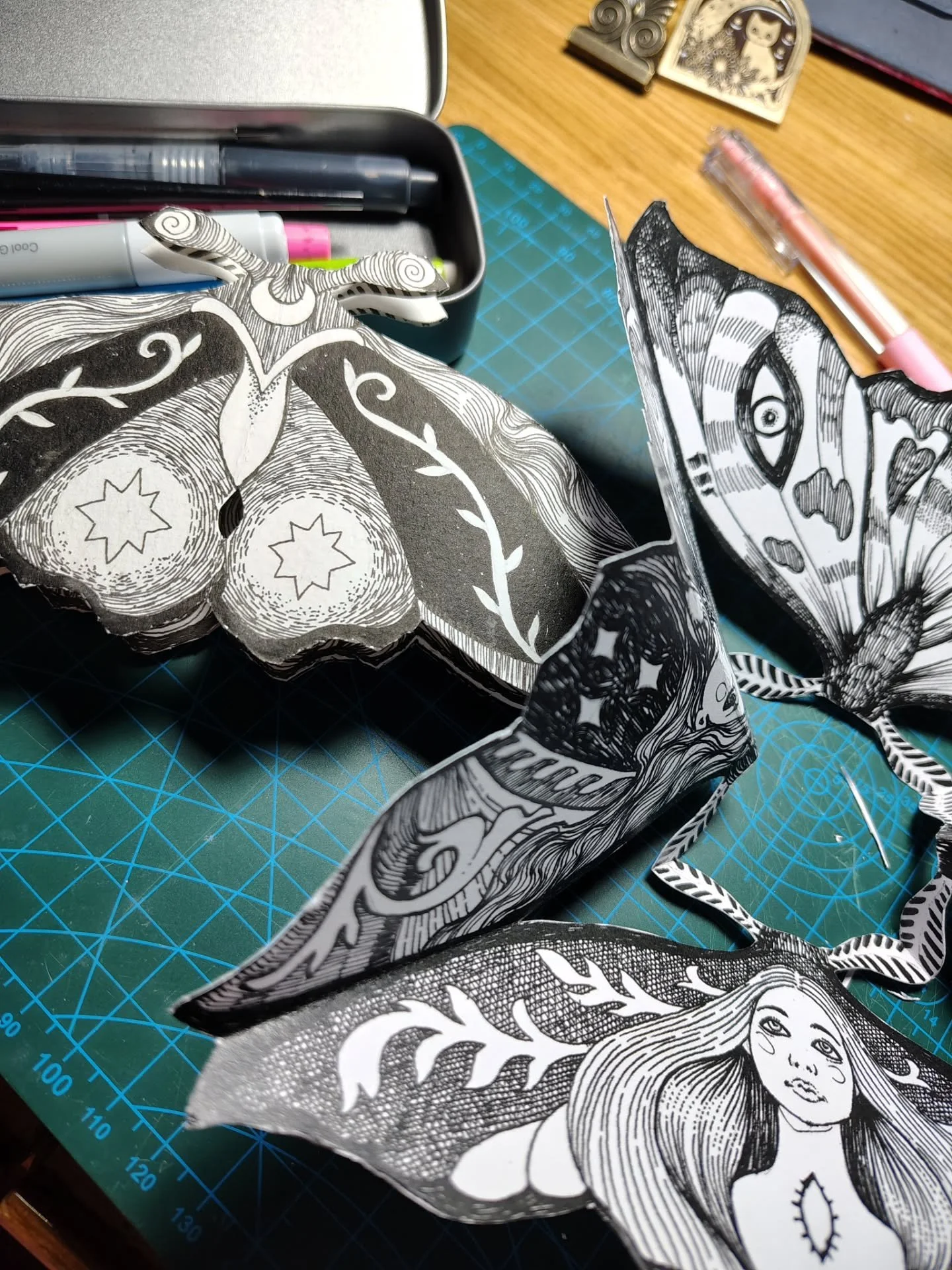 Candid shot from my desk tonight...cutting each paper fold print by hand, for the April round of my snail mail club.
They will ship on Thursday but there are two spots left, so if you are interested, head you know where!
🤗🩵 Thank you!