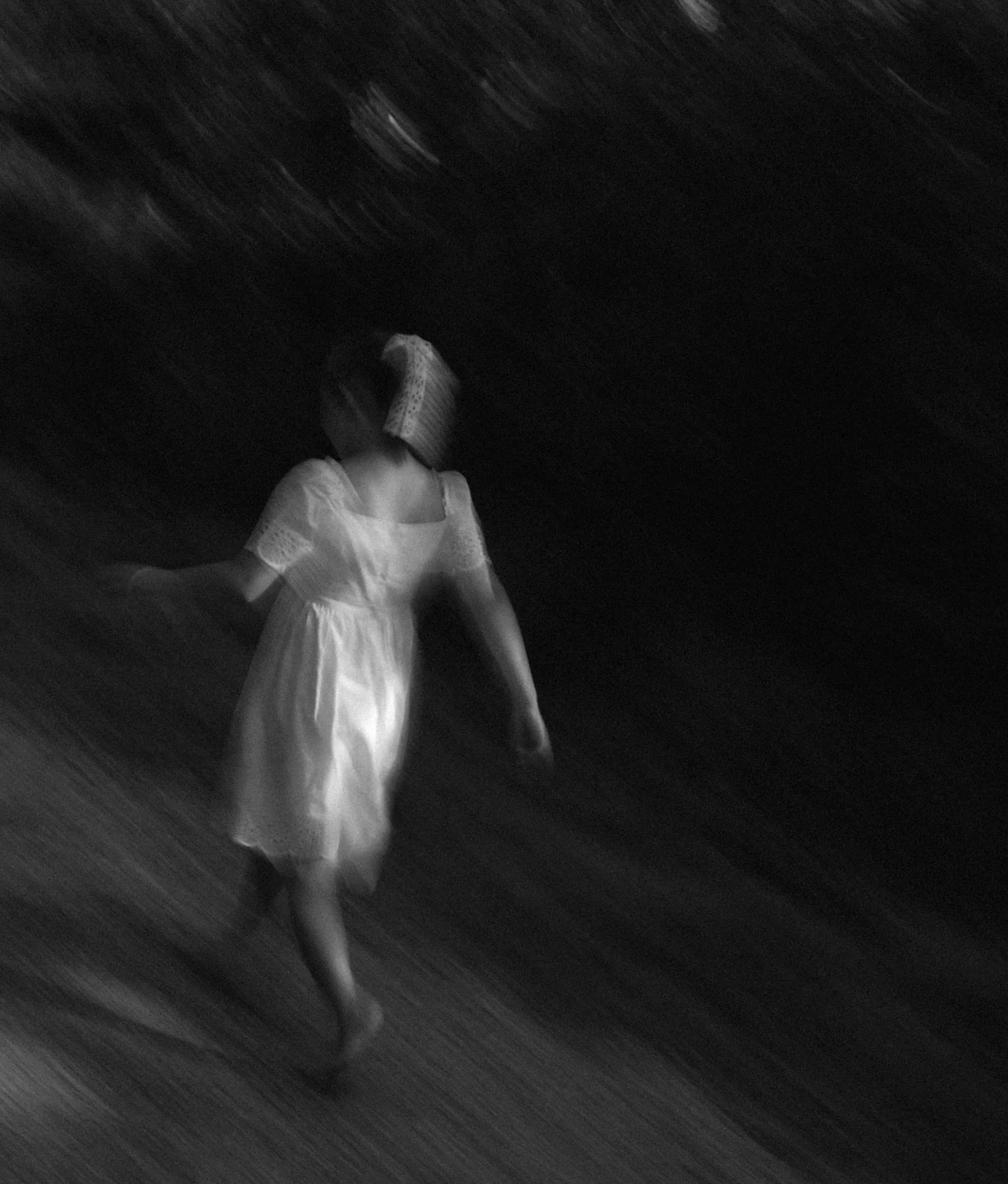 capturing the timeless bond
of mother and daughter. ♡
.
.
.
#perhekuvaus #perhekuvaaja #lapsikuvaus #&auml;itiys #&auml;itijatyt&auml;r #valokuvaajaturku #valokuvaajanaiset #motherhood #motheranddaughters #blackandwhitephotography