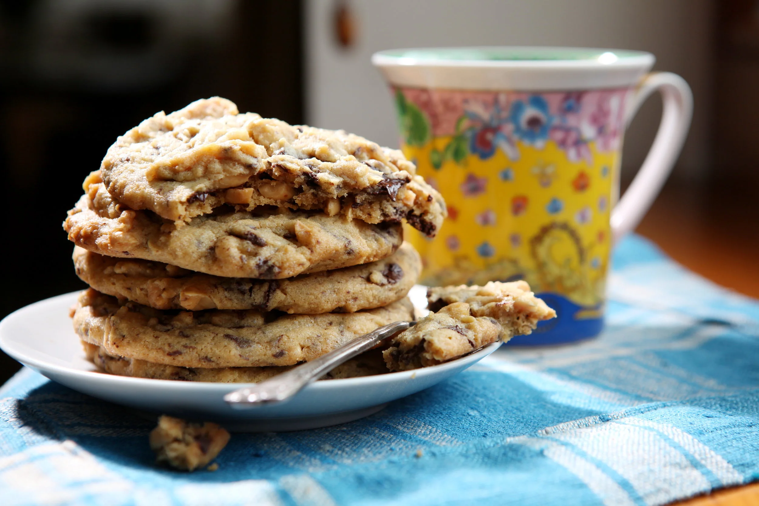 Šokolādes gabaliņu un zemesriekstu cepumi