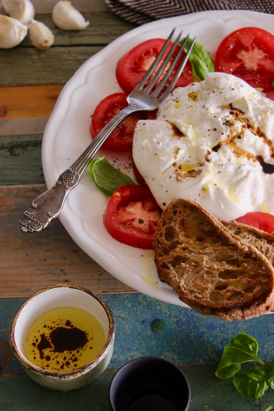 Burrata ar tomātiem