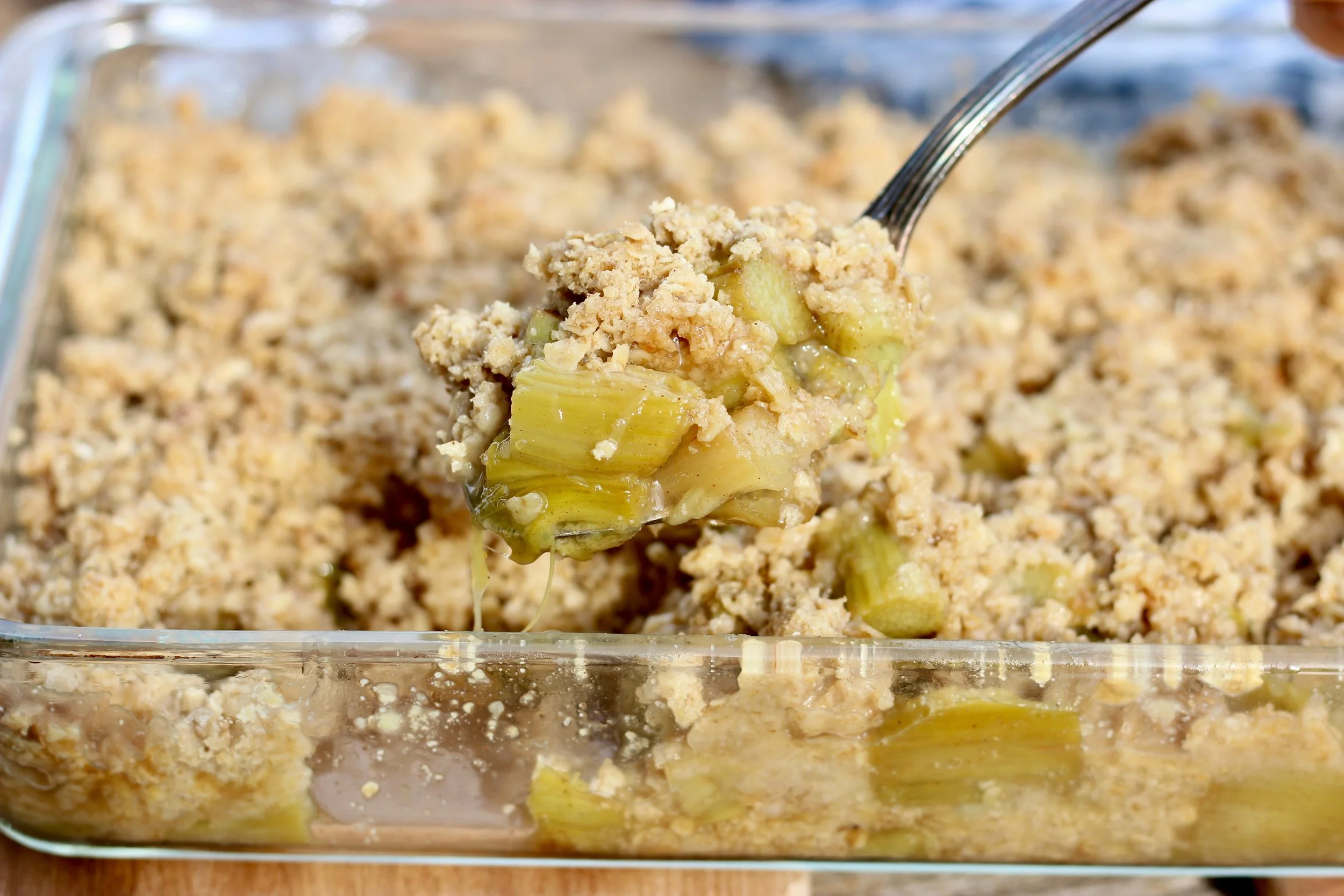 Rhubarb crumble