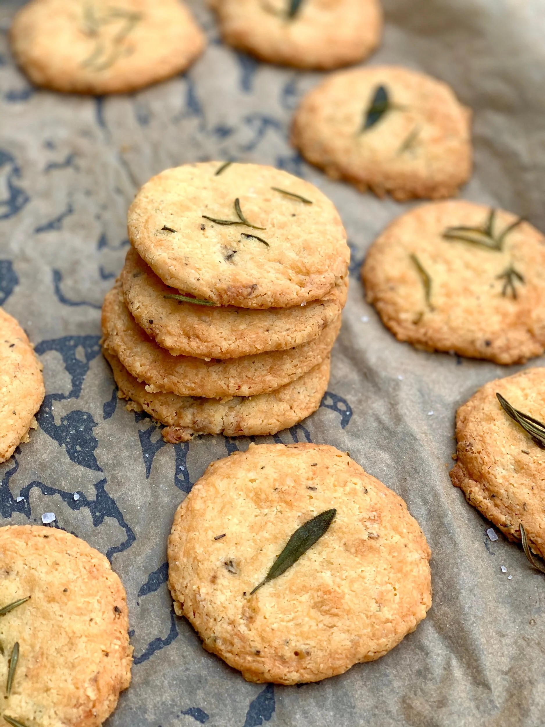 Rozmarīna siera cepumi