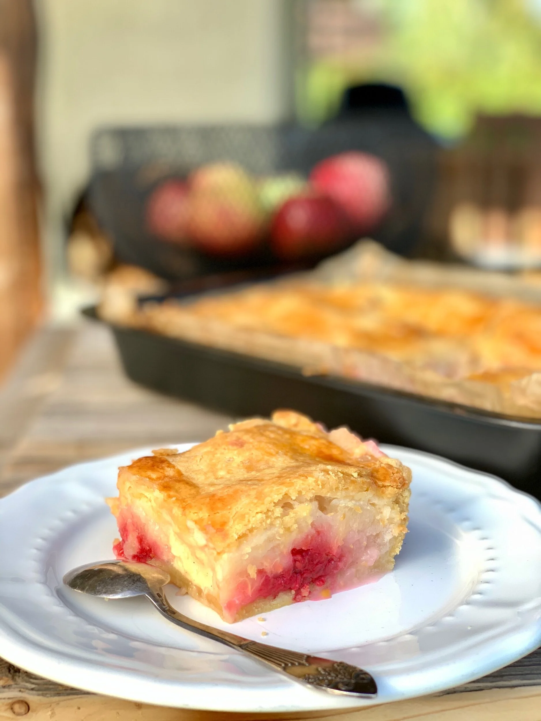 Ābolu un vaniļas pudiņa pīrāgs