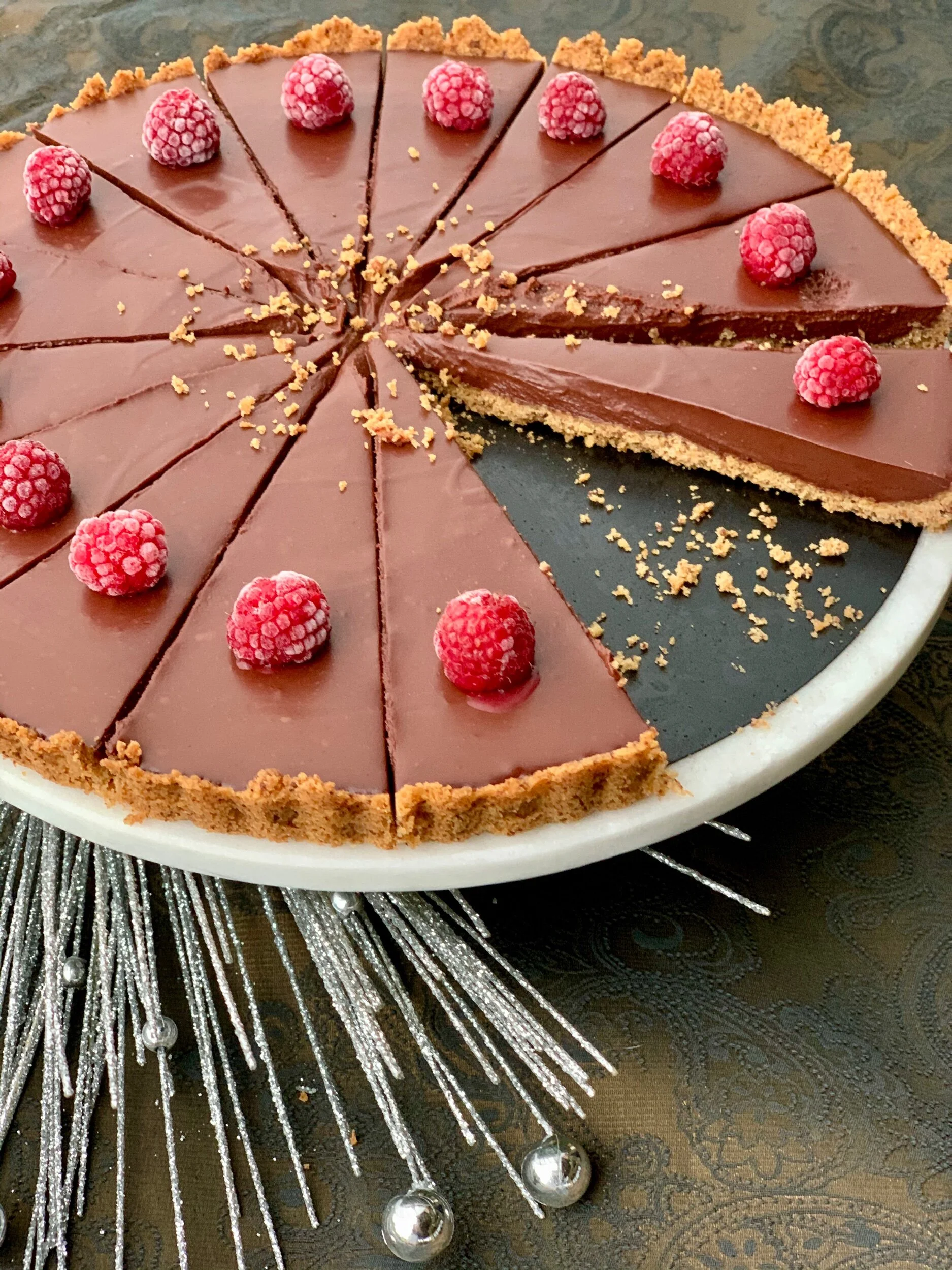 Šokolādes un aveņu tarte