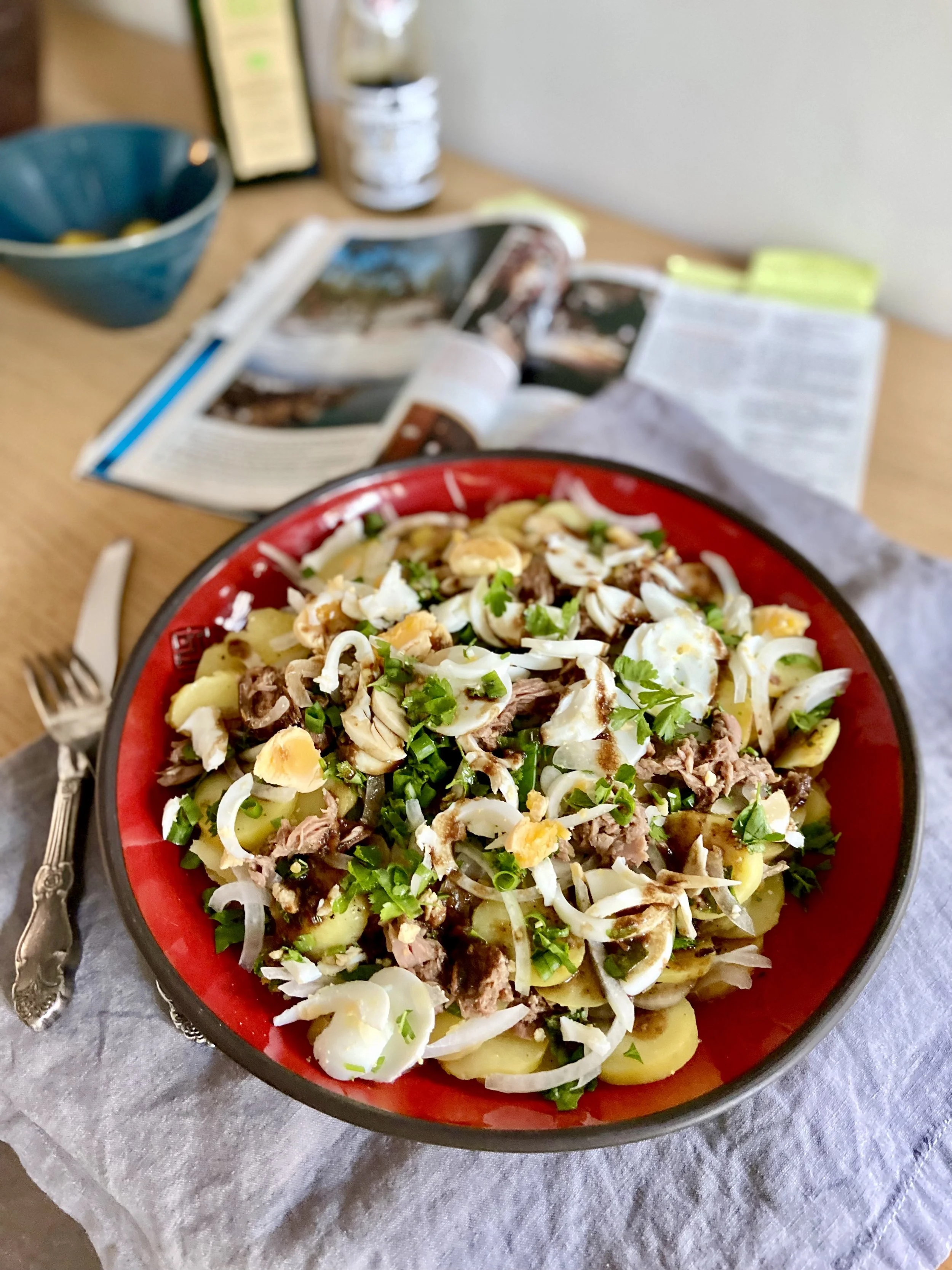 Kartupeļu un tunča salāti 