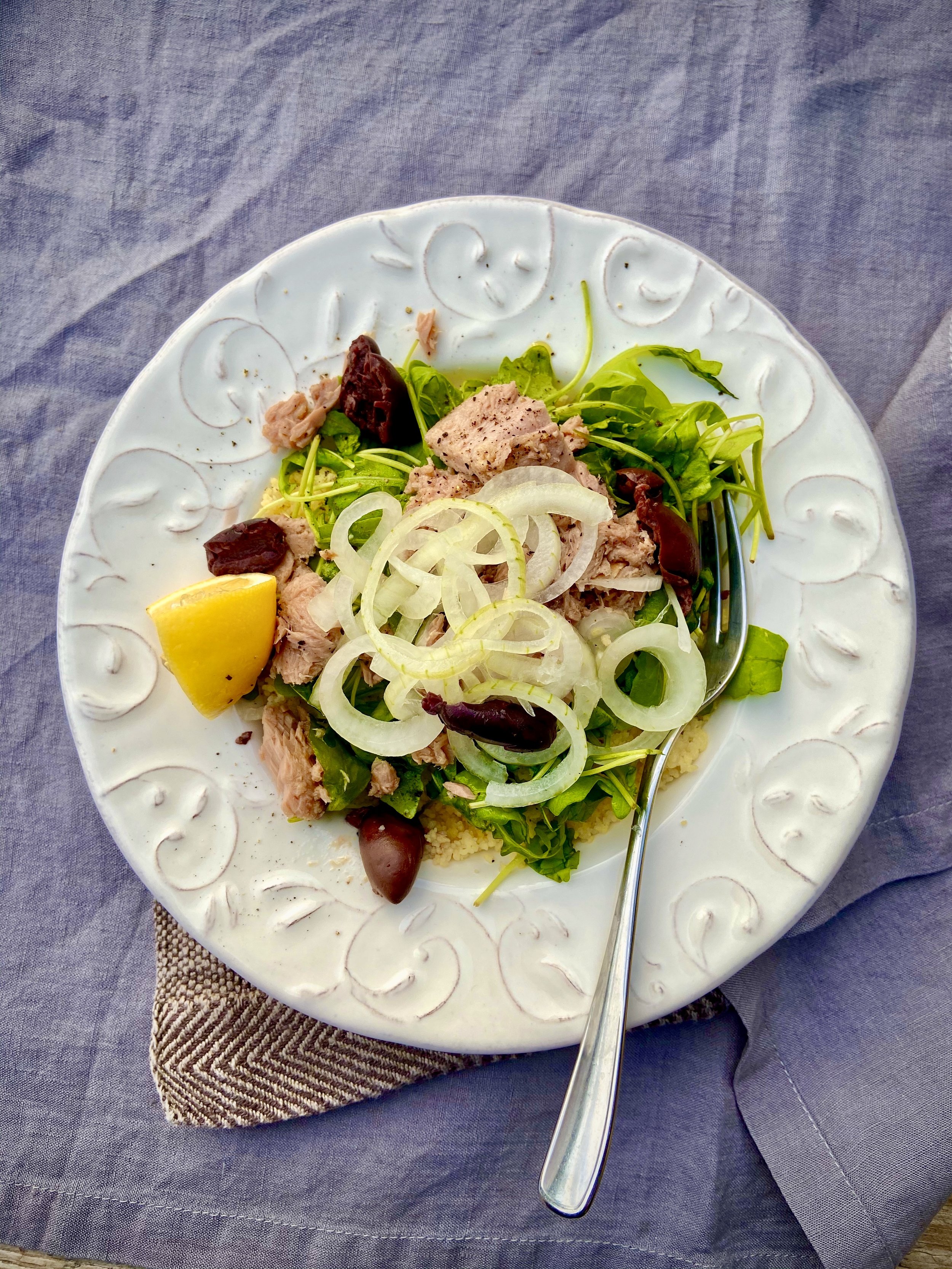 Siltie kuskusa un tunča salāti