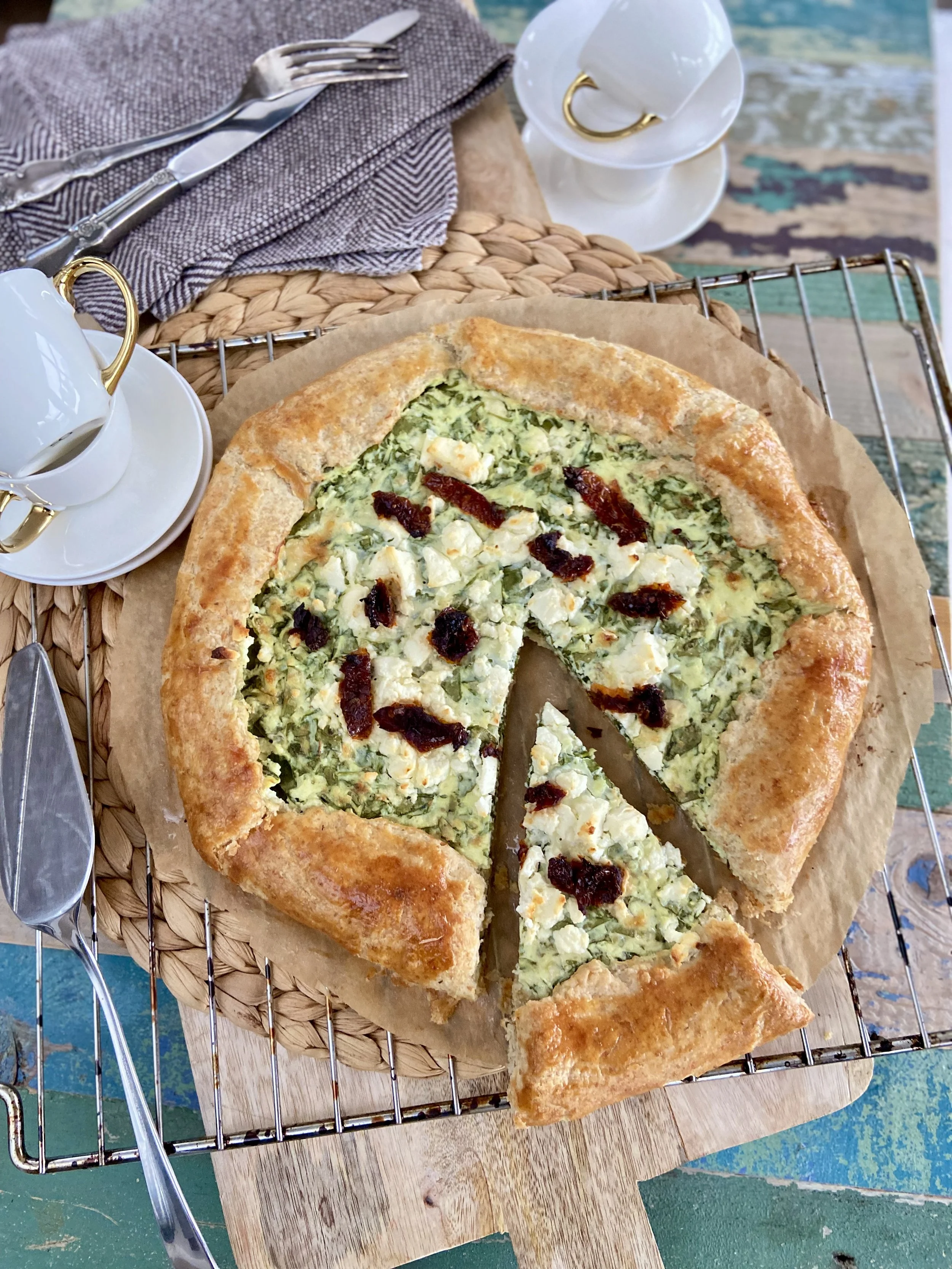 Spinātu, fetas un rikotas siera tarte