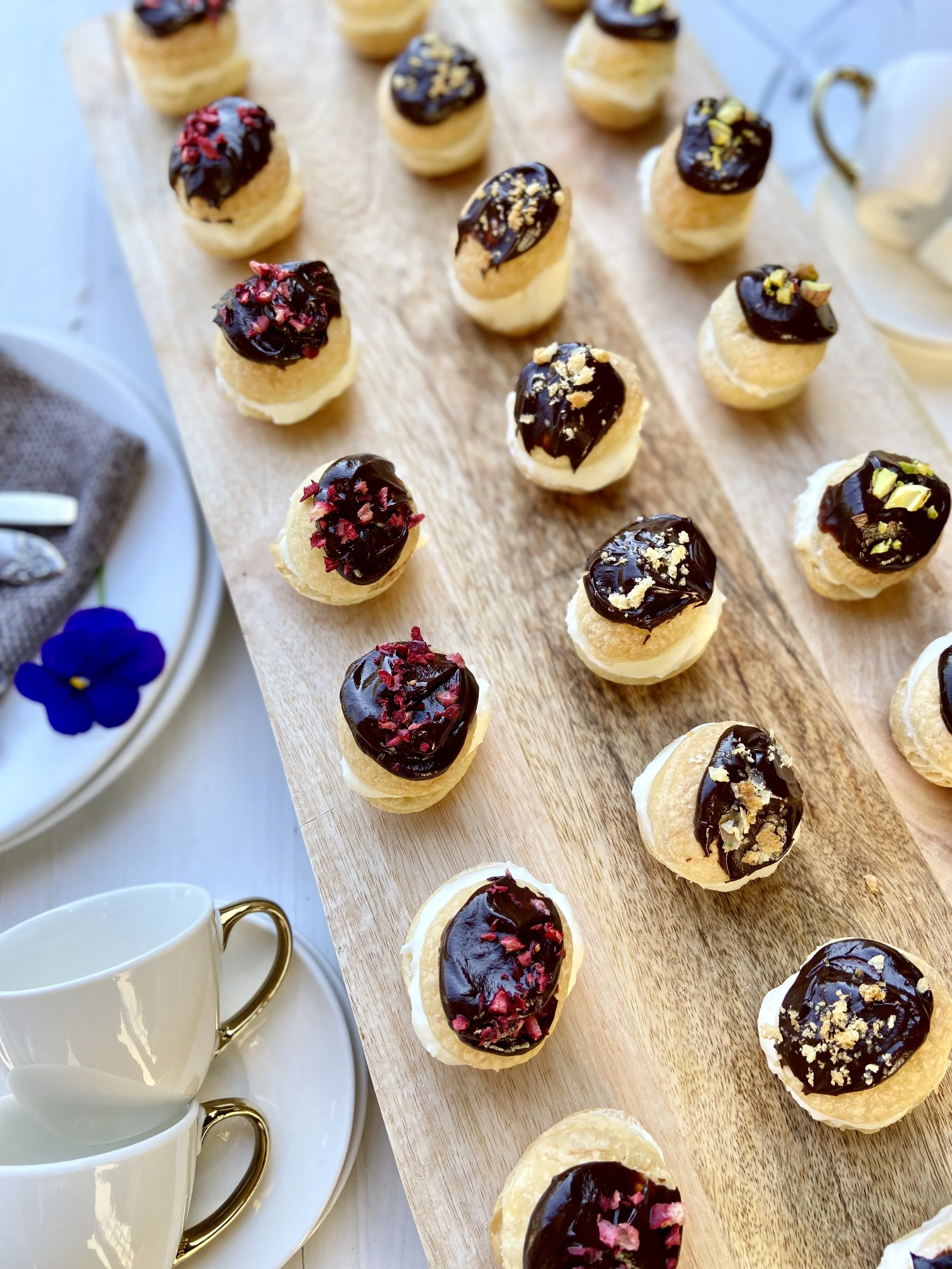 Kārtainās mīklas un maskarpones krēma kūciņas