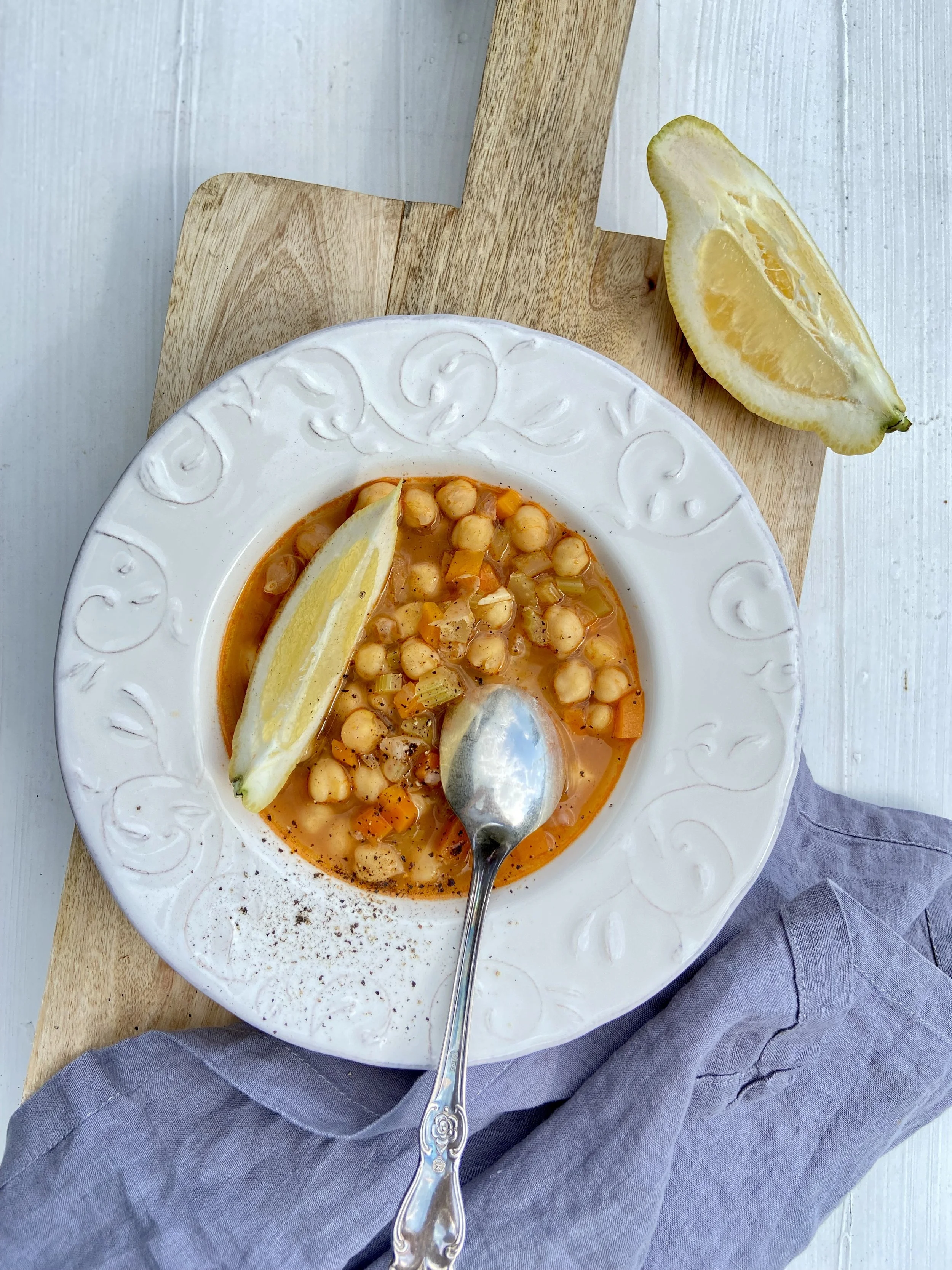 Turku zirņu un citronu zupa