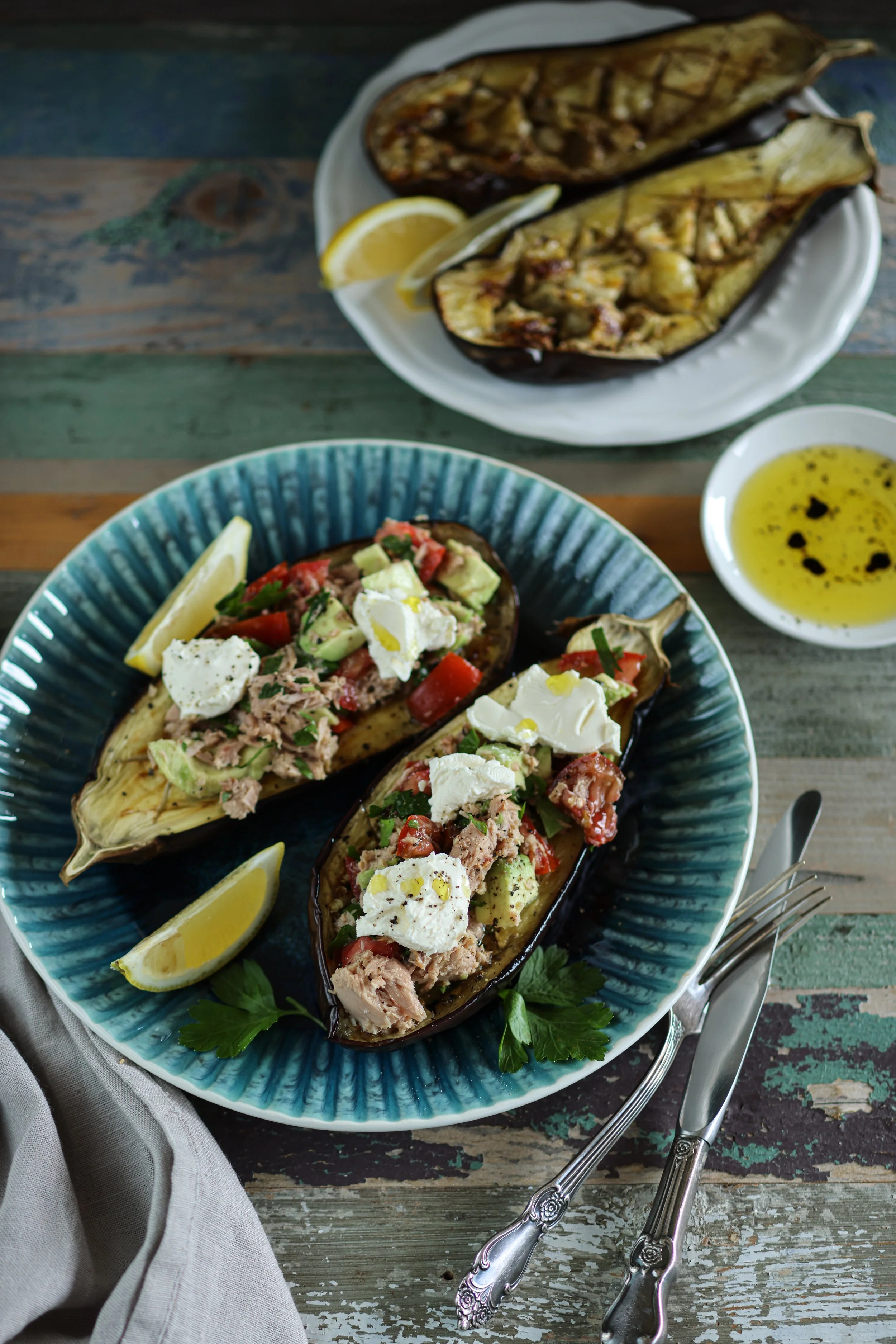 Ar tunča salātiem pildīti baklažāni