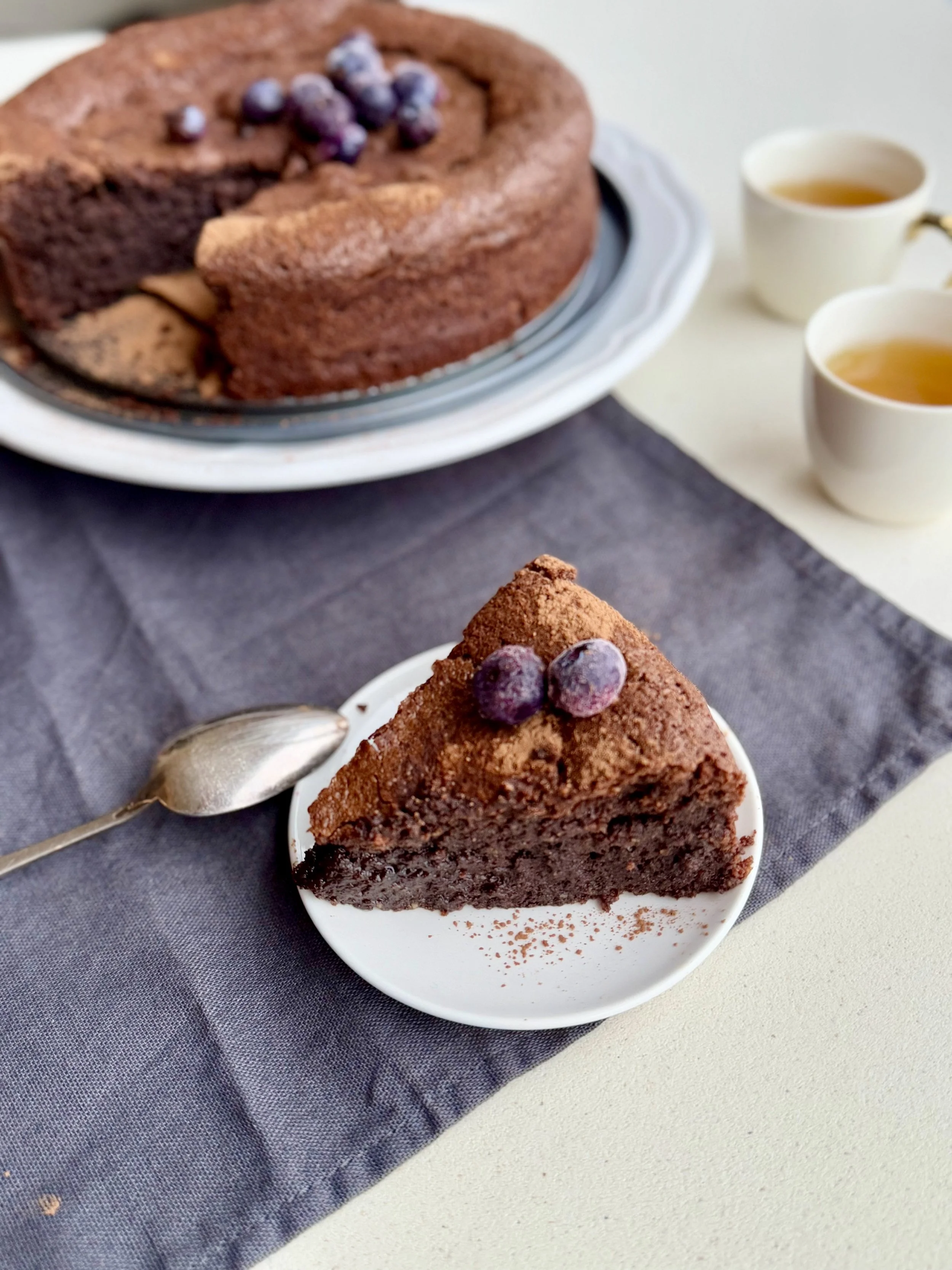 Kapri šokolādes kūka ar mandeļu miltiem