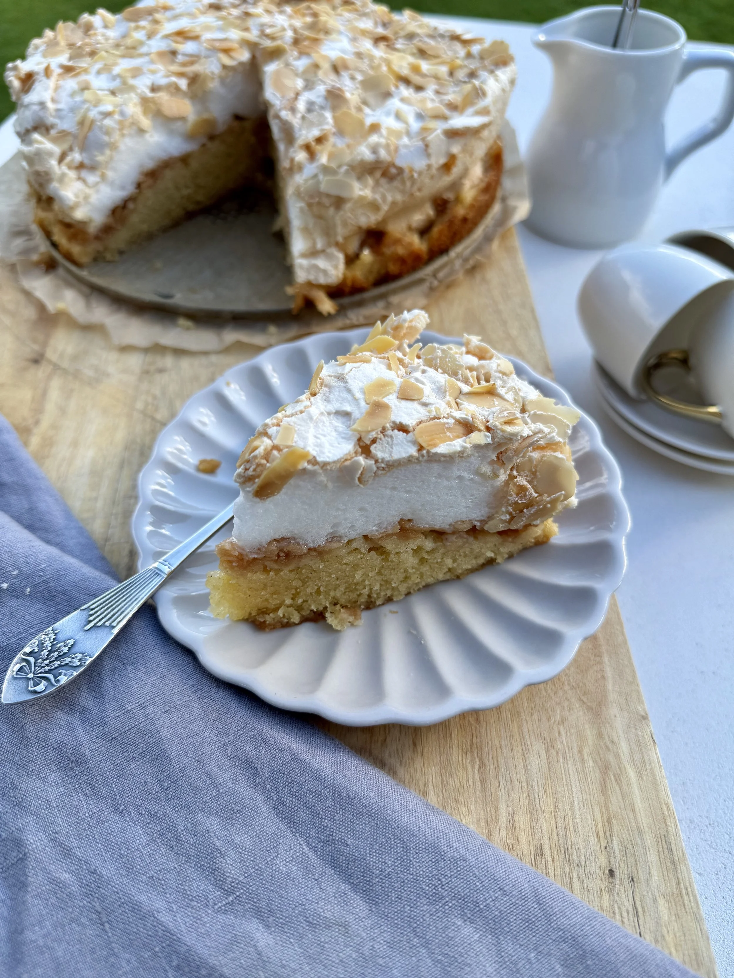 Ābolu meringa kūka