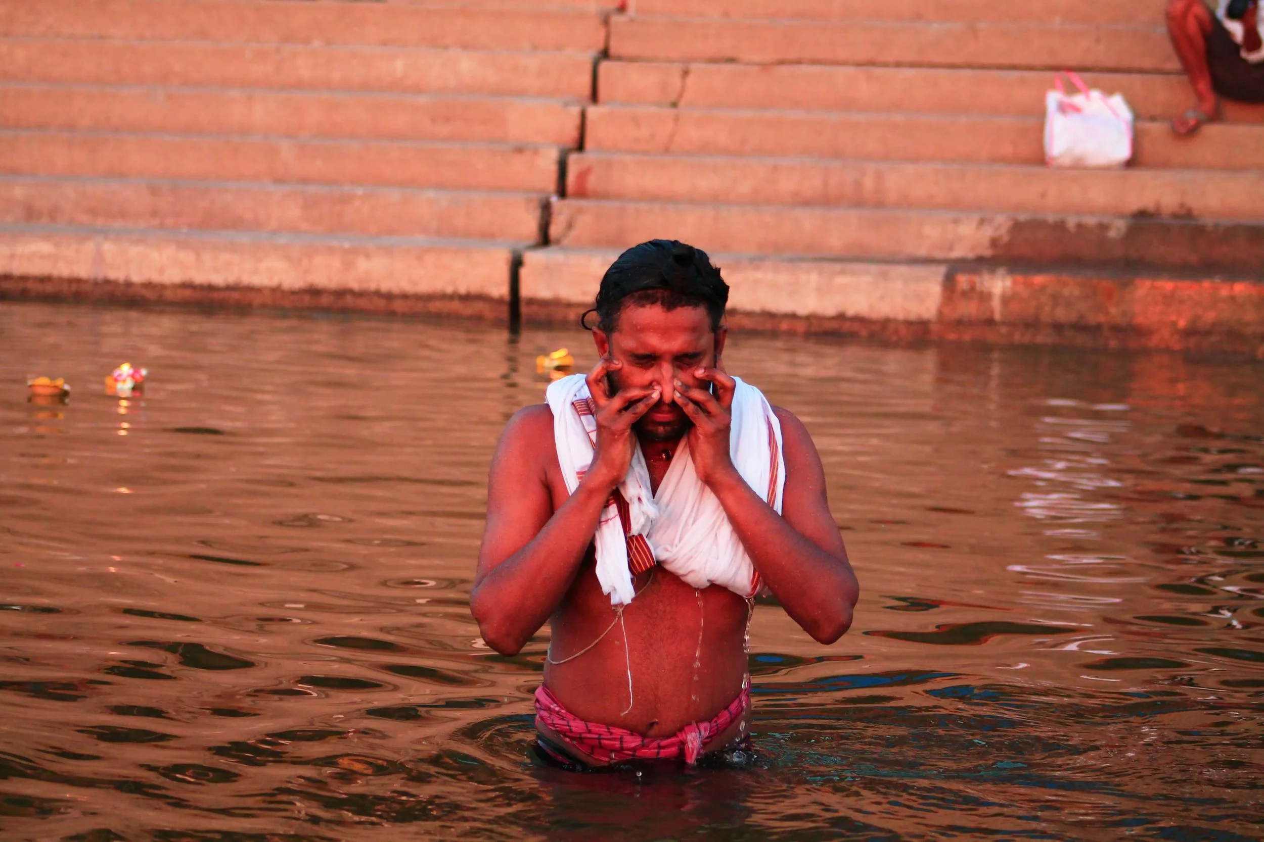Cómo elegir profesor de yoga (sin caer en la trampa del gurú)