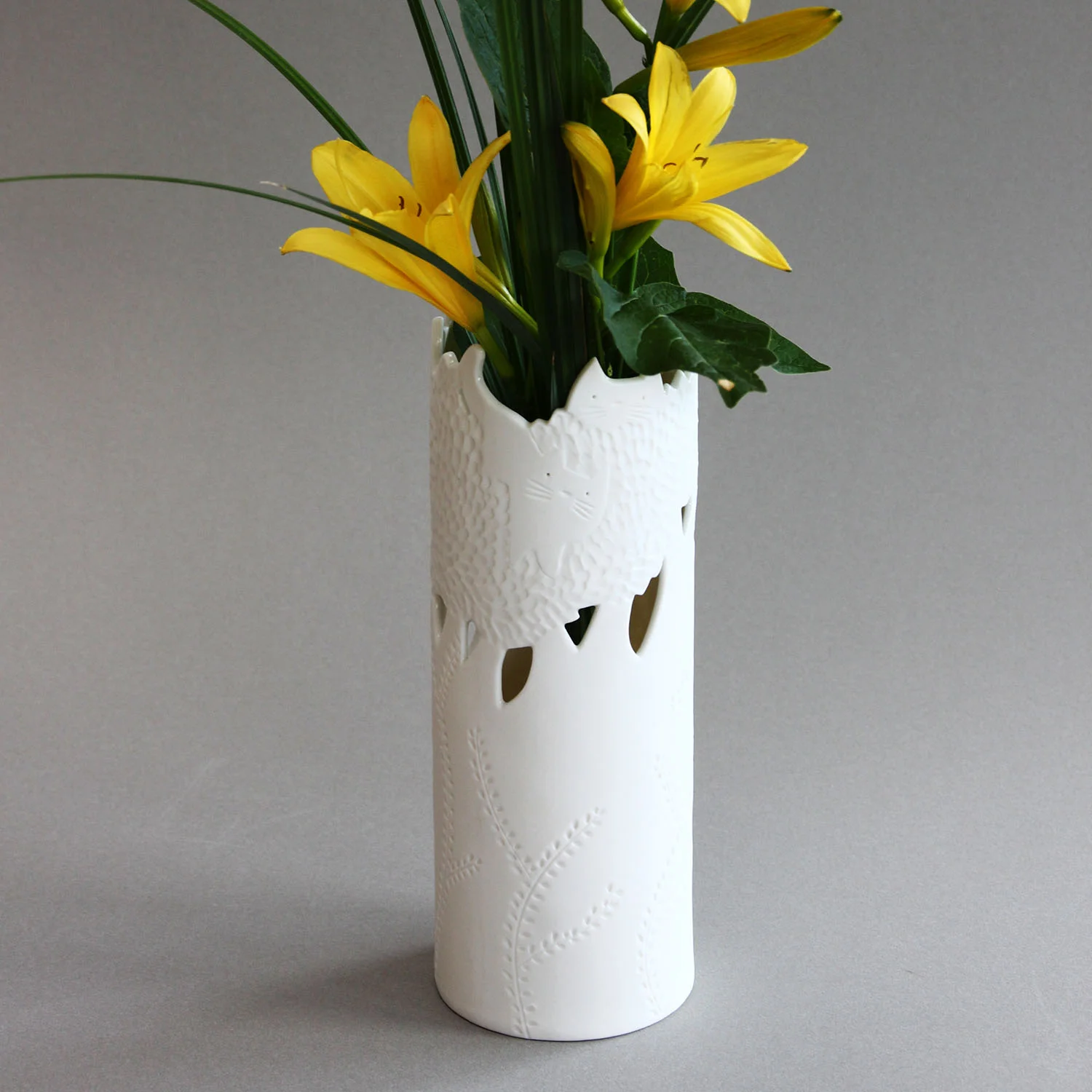 Vase arbre chats fleurs.jpg