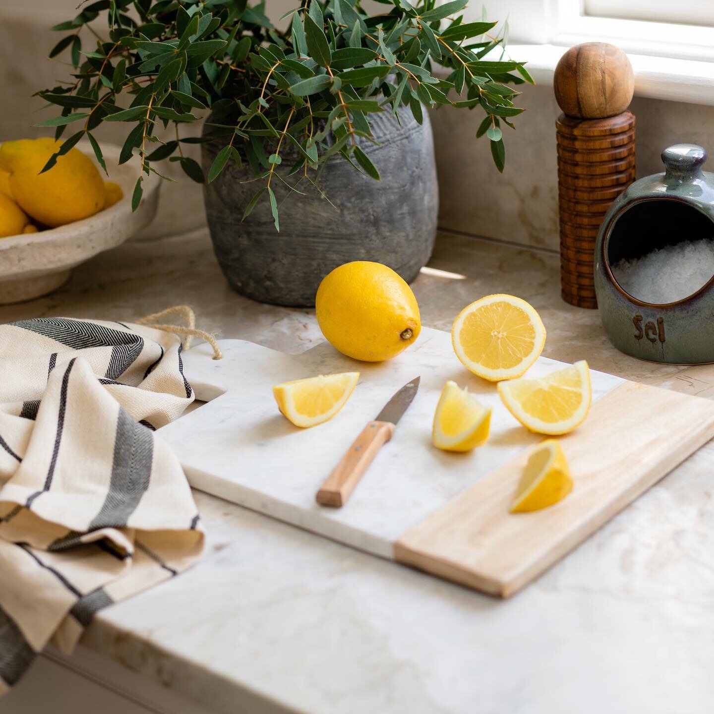 When life gives you lemons&hellip;you shop at Dwell!! Check out all our new products 😊😊. Look at that salt cellar!! How Frrrrench! And the wooden pepper grinder (can also be used for salt), fabulous!! Not to mention our new marble and wood board th