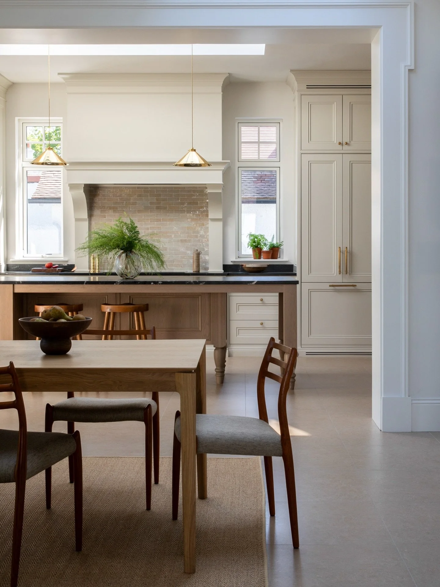 A closer look at some of the detailing from our kitchen at our Westview Residence project.

The intention throughout was to create softness within structure, balancing traditional joinery with a restrained and contemporary palette.

Further project i