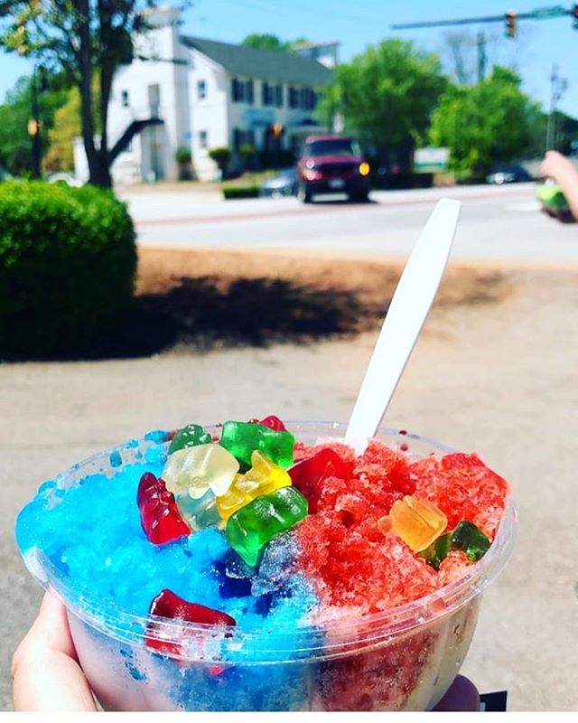 Be a cool kid and treat your mom out for some gourmet shaved ice this weekend ! 🍧
We are open today and tomorrow from 12-9 at all four locations 😎