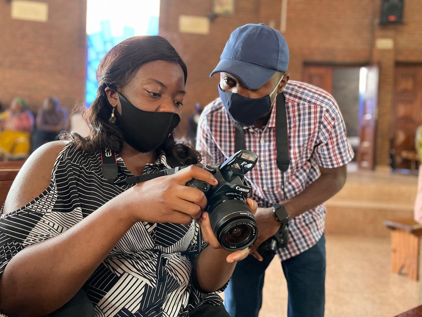 Experiential learning provides hands-on training that prepares students for their careers after they leave our programming. Teacher @michel.lunanga worked with students at a local wedding in #goma this weekend near our lab. Practicing safety #COVID19