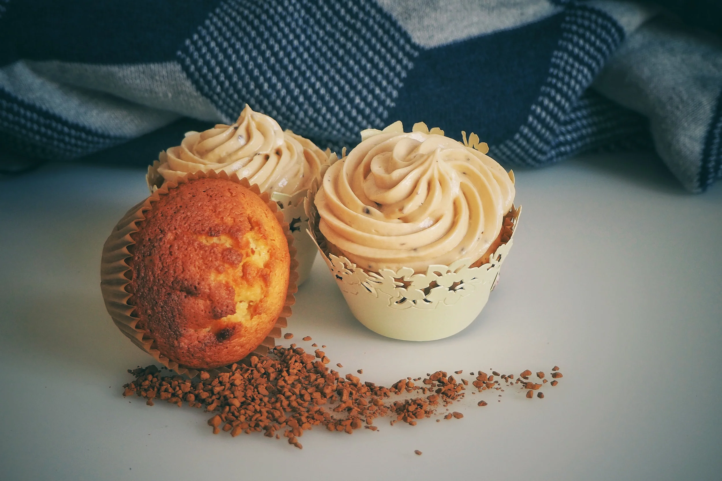 Witte Chocolade Cupcakes met Espresso Botercrème