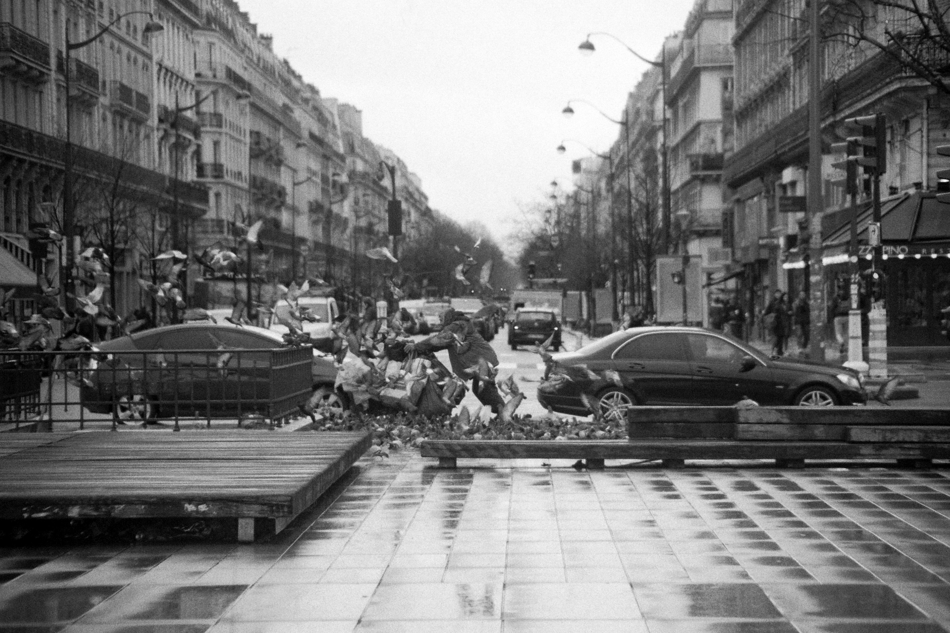 2018 - République - Camera Olympus OM10 Lens 35-105mm f/3.5 Film Nation Photo NB400