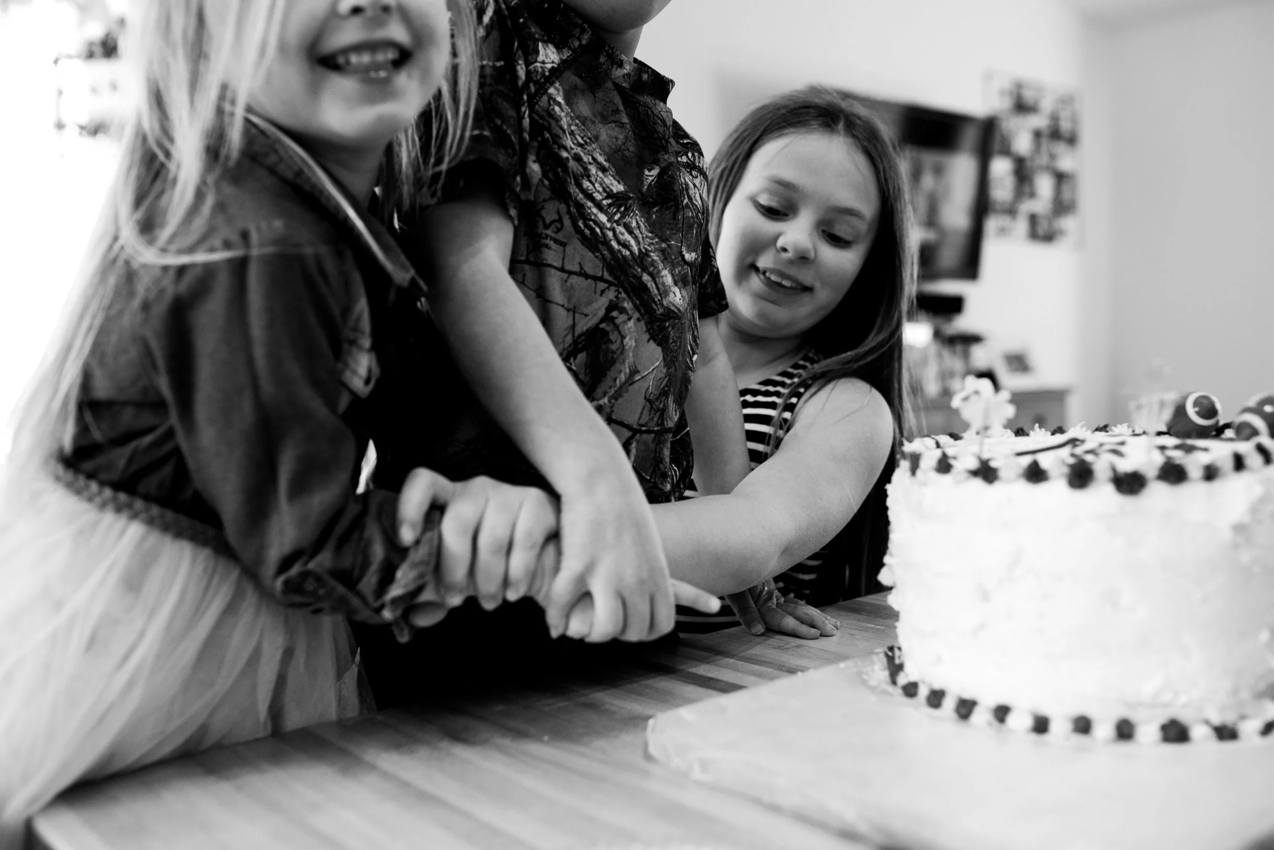 bearmountainphotoalaskainhomesessionfamily-101.jpg