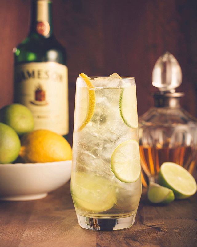 🙌 S&Aacute; BA DO 🙌. Producci&oacute;n para @estudiotbm y #pernodricard.⁣ @jameson_ar⠀⠀
.⁣⠀⁣⠀⠀
.⁣⠀⠀
#whiskey #jameson #irishwhiskey #cocktails #cocktail #drinks #drinkporn #drinkphotography #mixology #lubitel #magalvarez #martinepelde ⠀⠀
⁣#theaperi