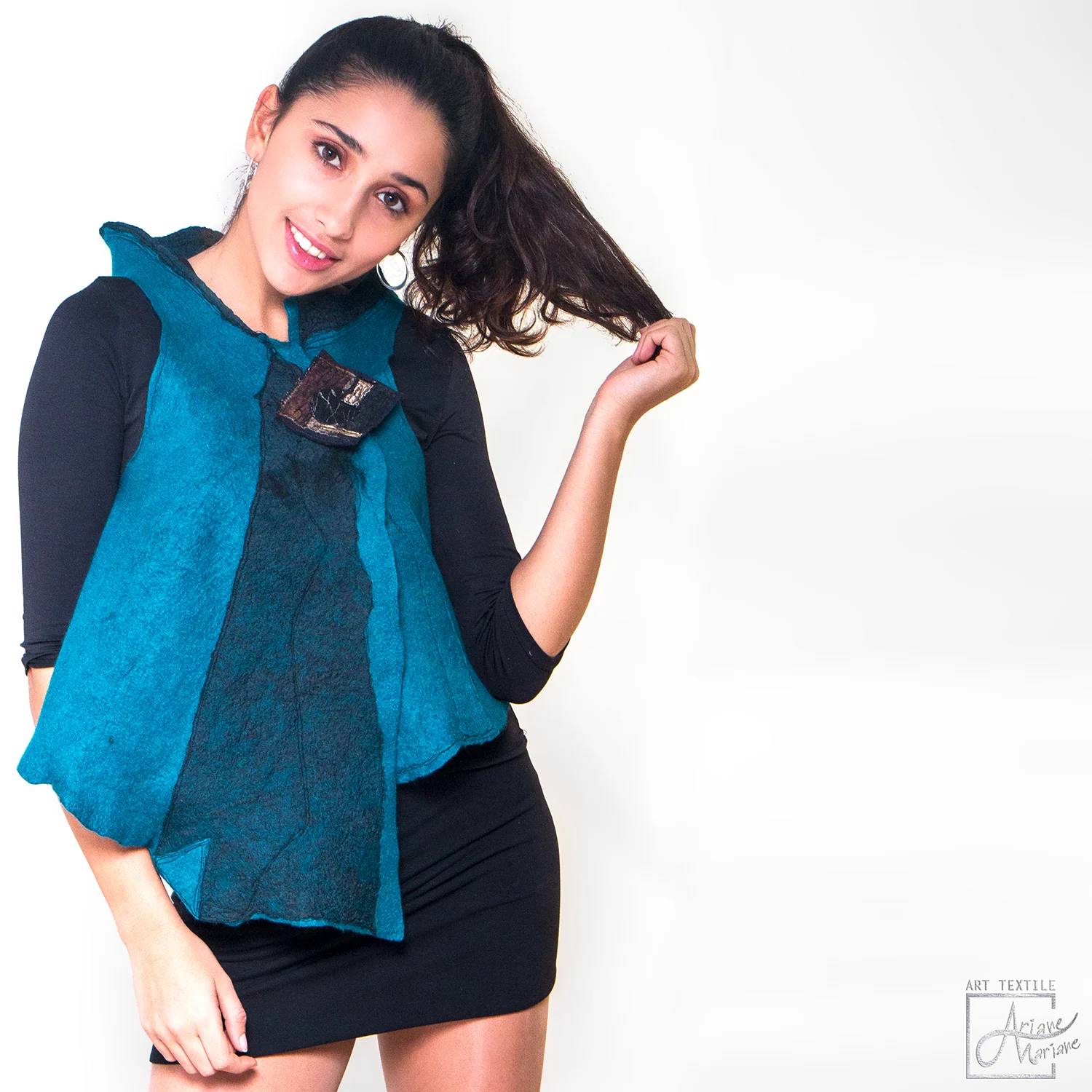 reversible-woman-vest-in-petrol