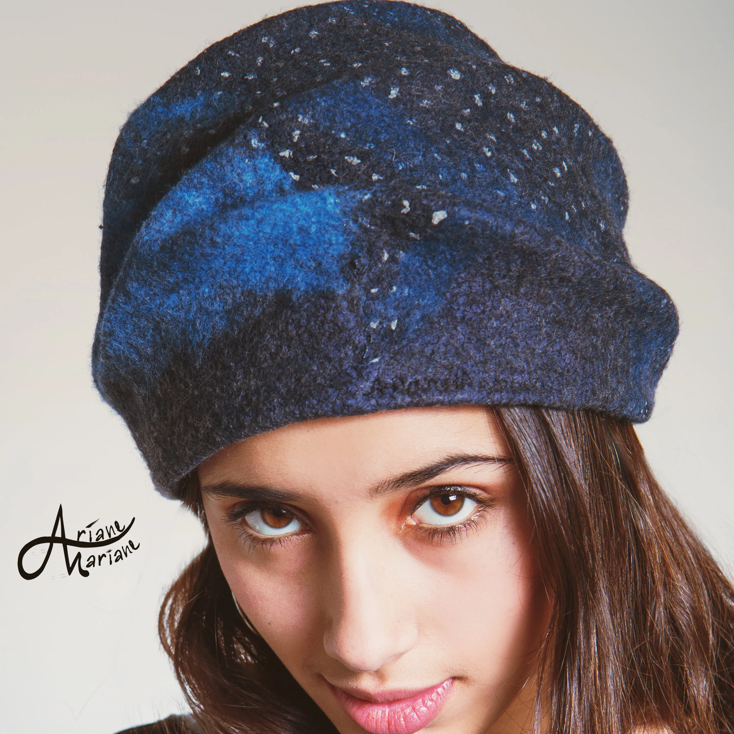 chapeau-feutre-femme-bleu-ariane-mariane-1.jpg