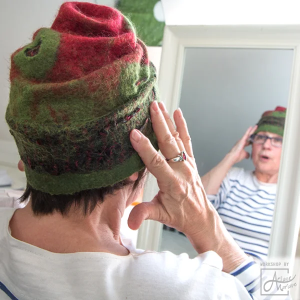Modelage-chapeau-feutre-laine.jpg