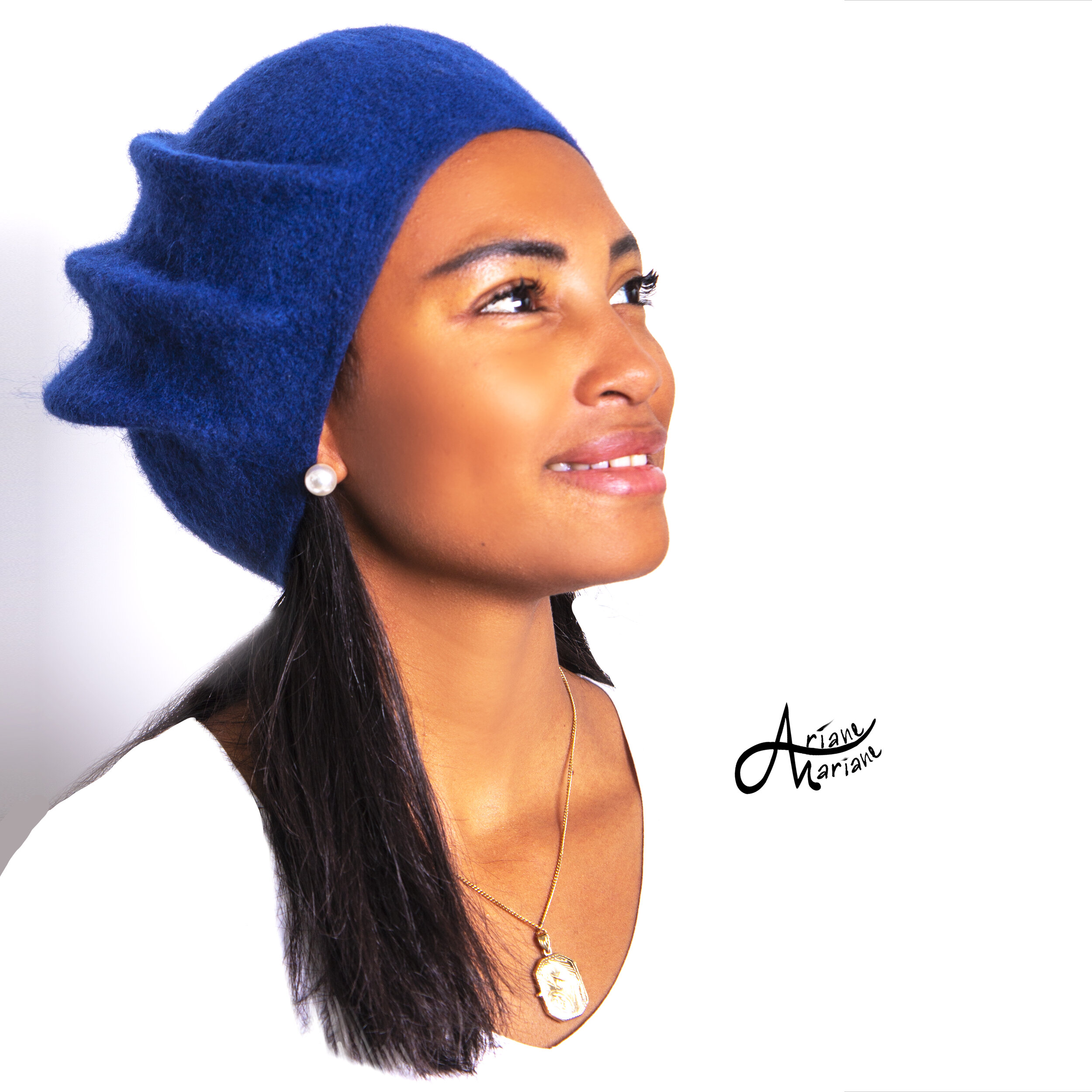 blue-felt-hat-ariane-mariane-cc.jpg