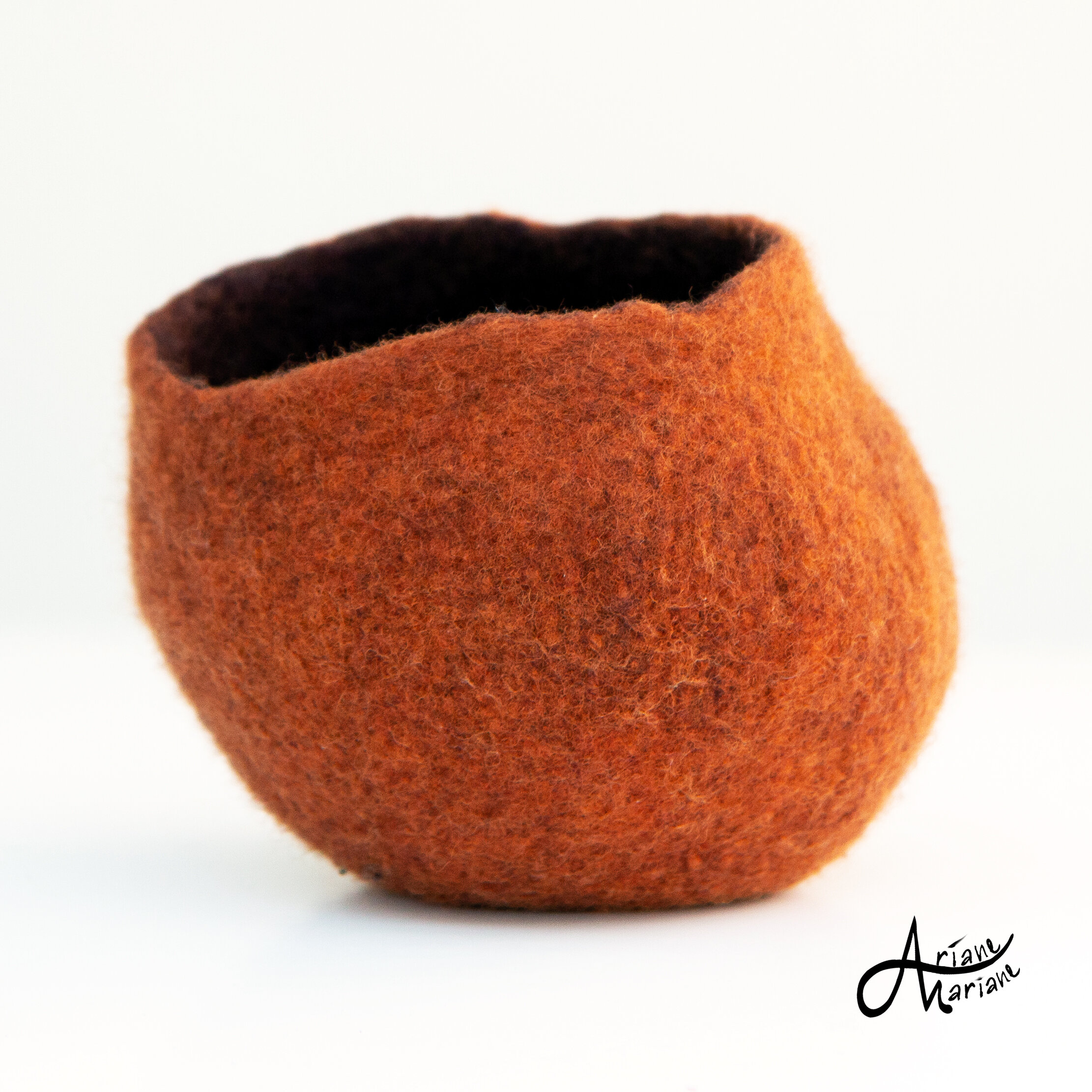 felted-vessel-ocre-ikebana-4882.jpg