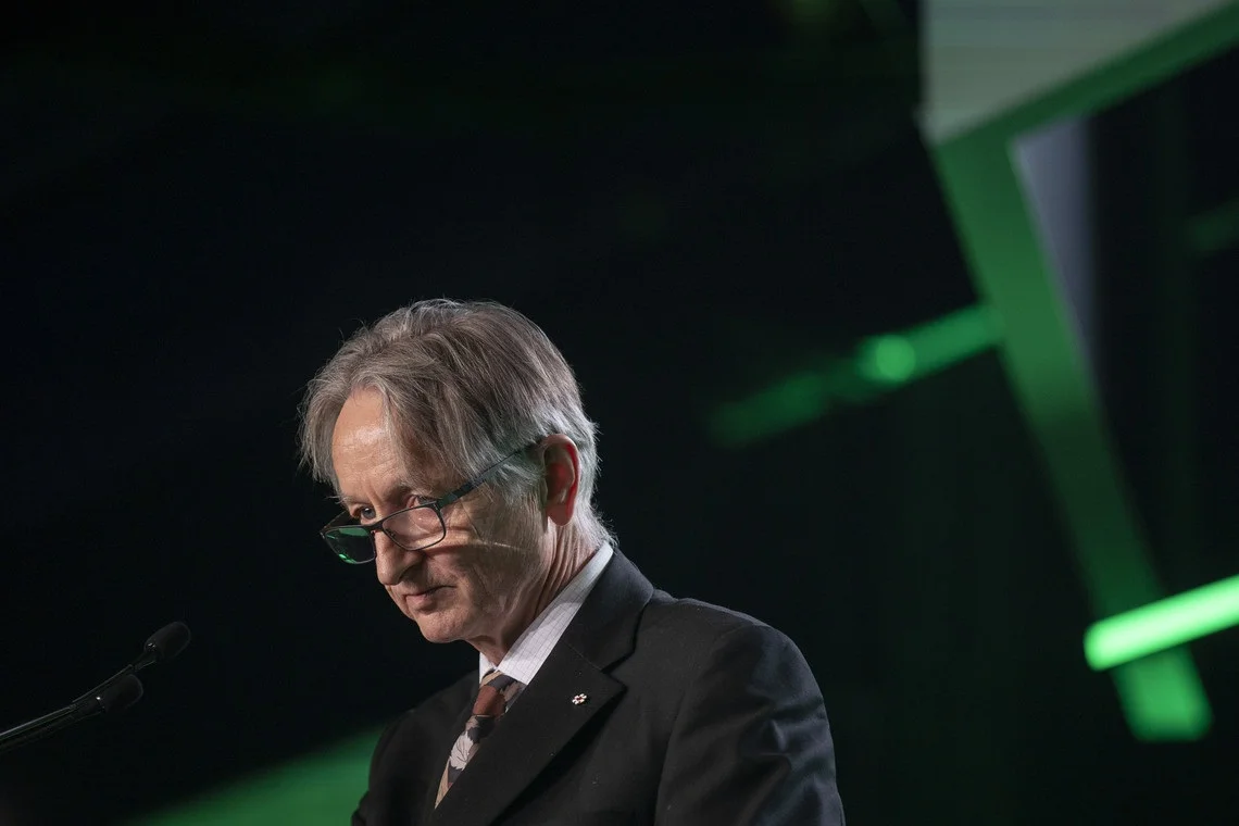 U of T's Geoffrey Hinton, pioneer in deep learning, wins 2019 Honda Prize