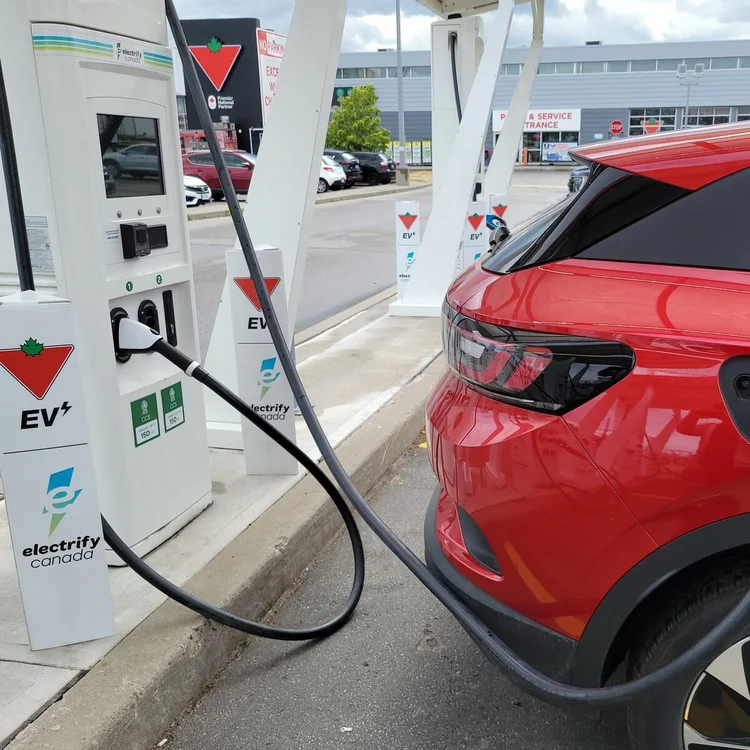 Globe and Mail electric vehicle article
