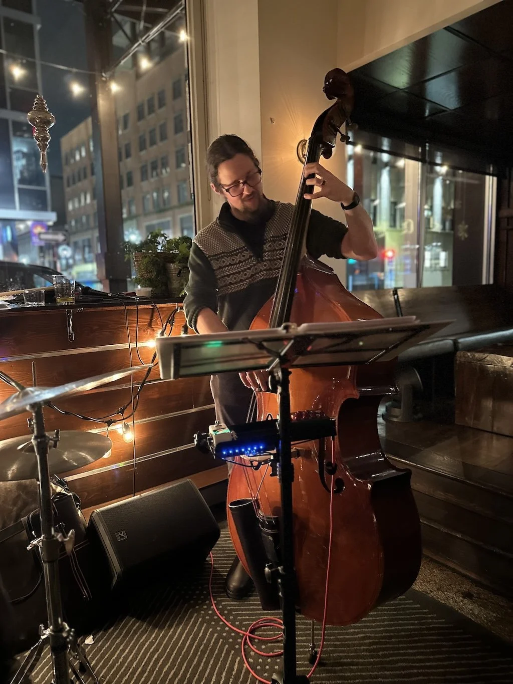 Live Holiday Jazz With The Matt MacLennan Trio! 🎄