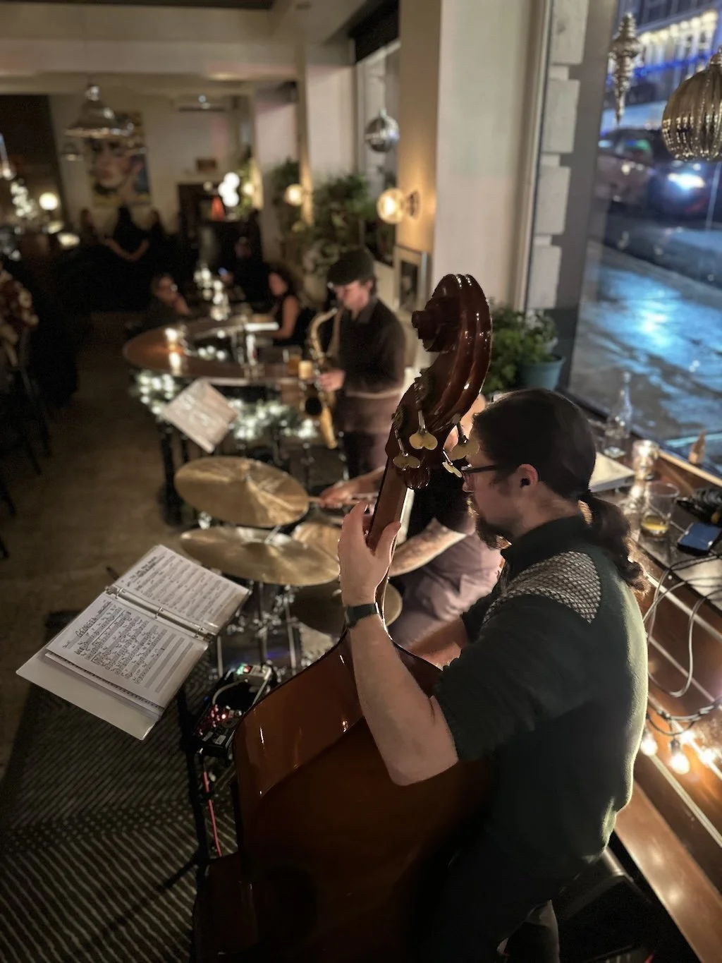 Live Holiday Jazz With The Matt MacLennan Trio! 🎄