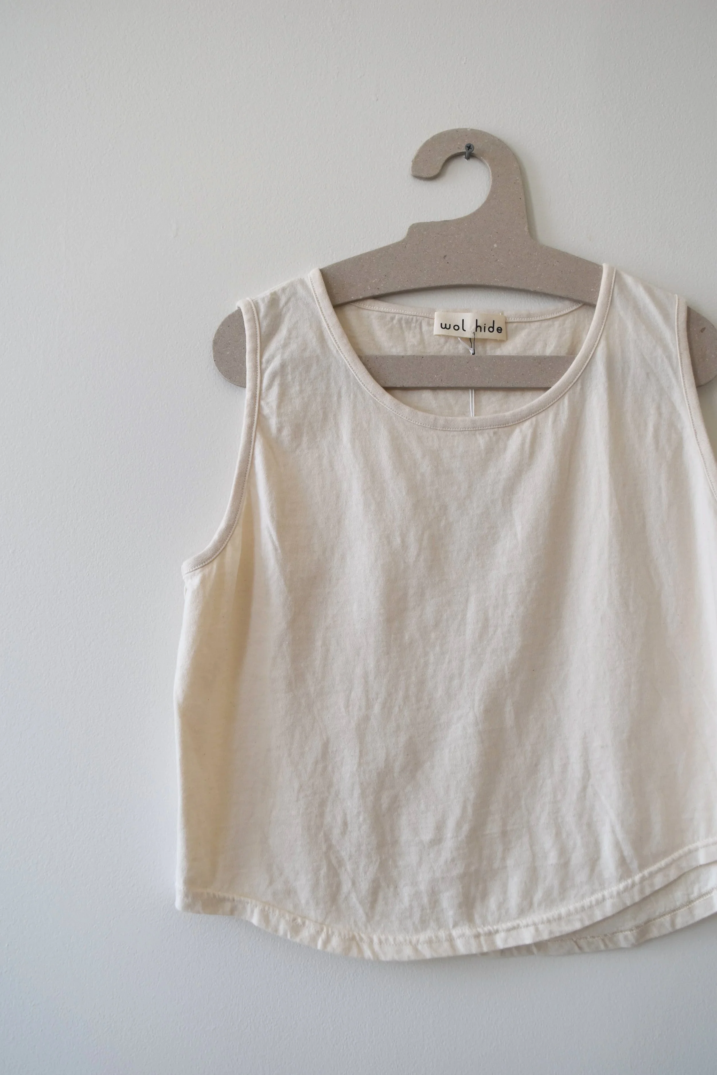 Wide-Tank-Natural-Wol-Hide-1