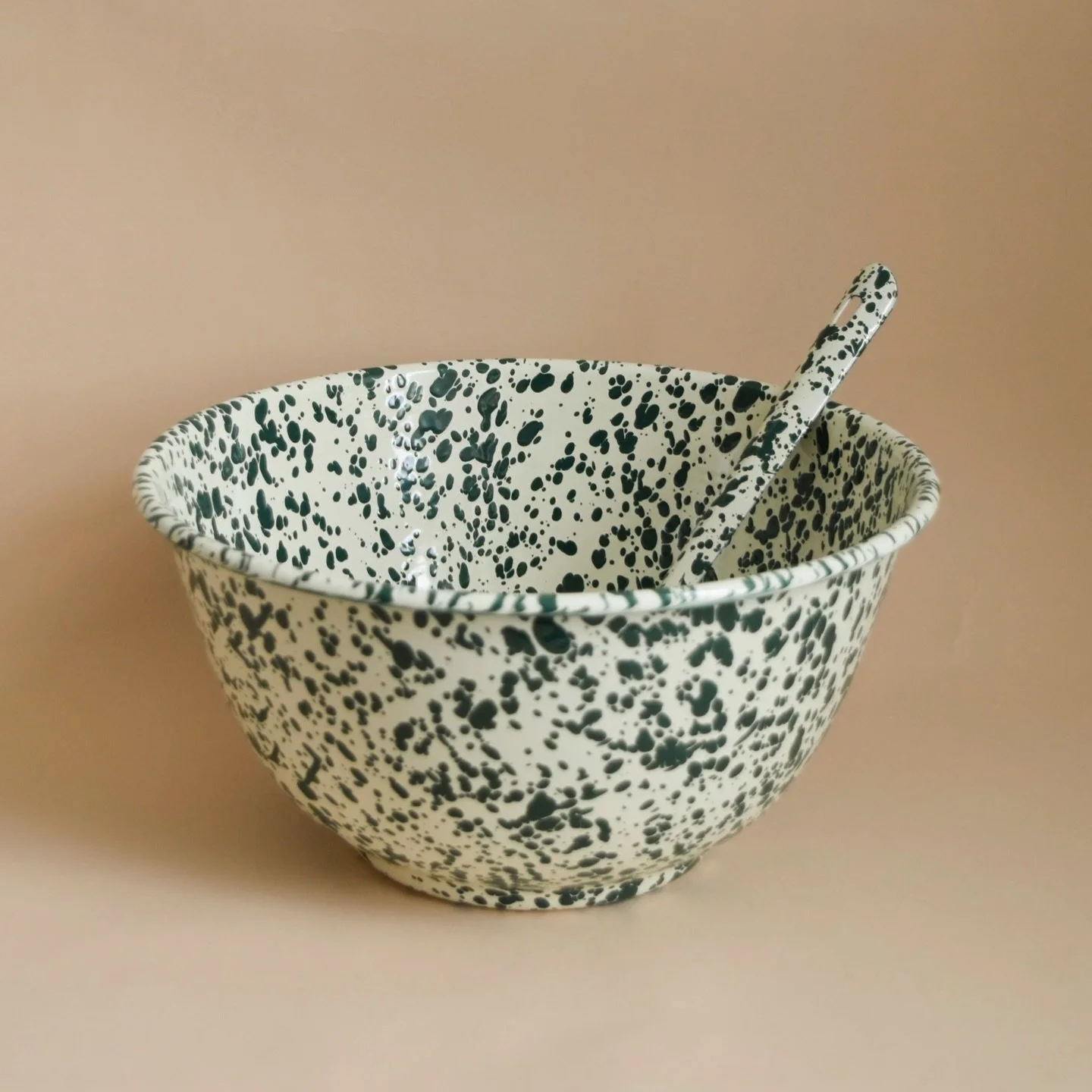 it&rsquo;s serving season! picturing our large enamel bowls holding spring salads, ice to cool your beverages, or even fresh veggies with a dip in the center 🥕